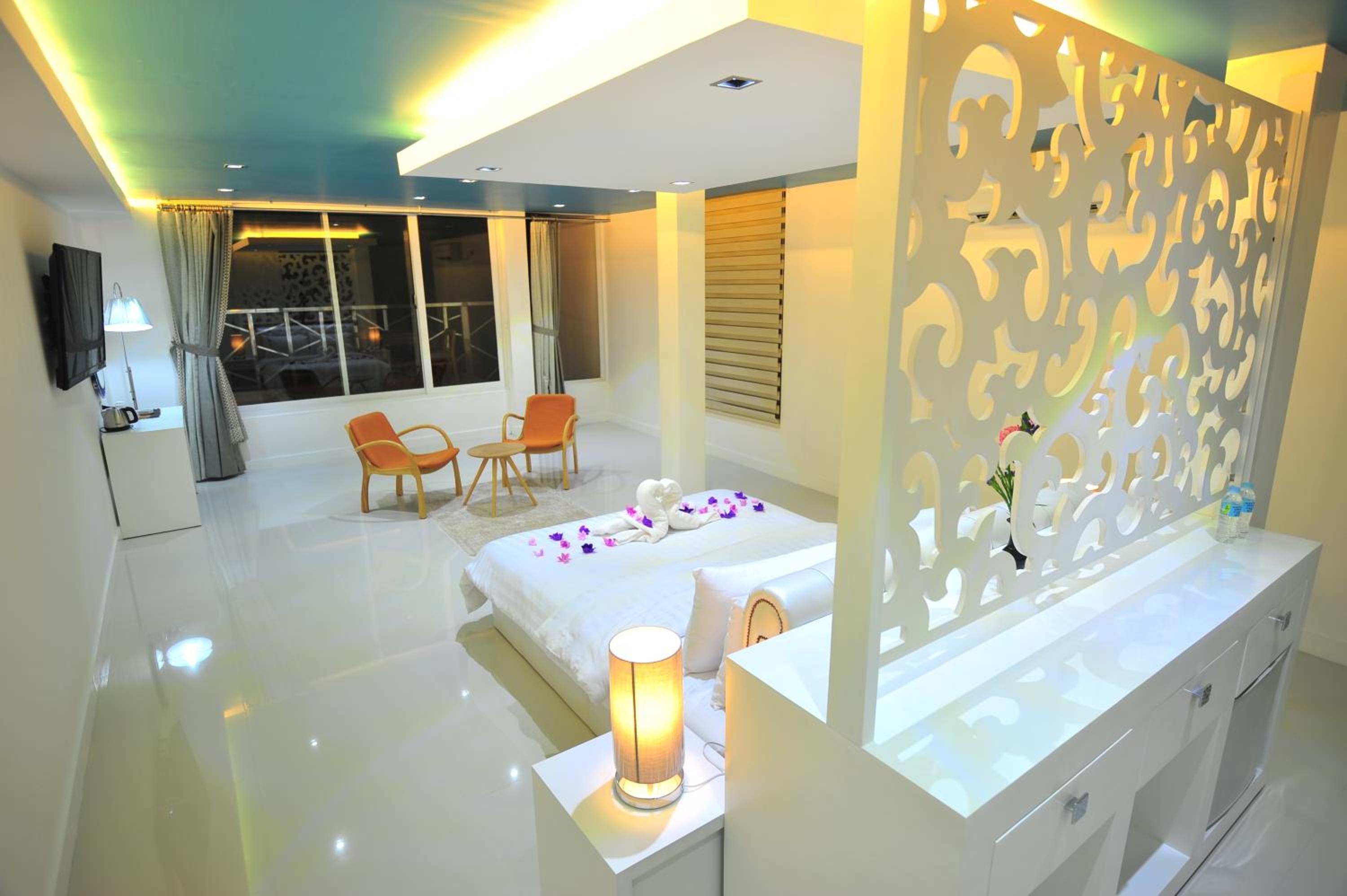 Diamond Suite Room - Photo 8