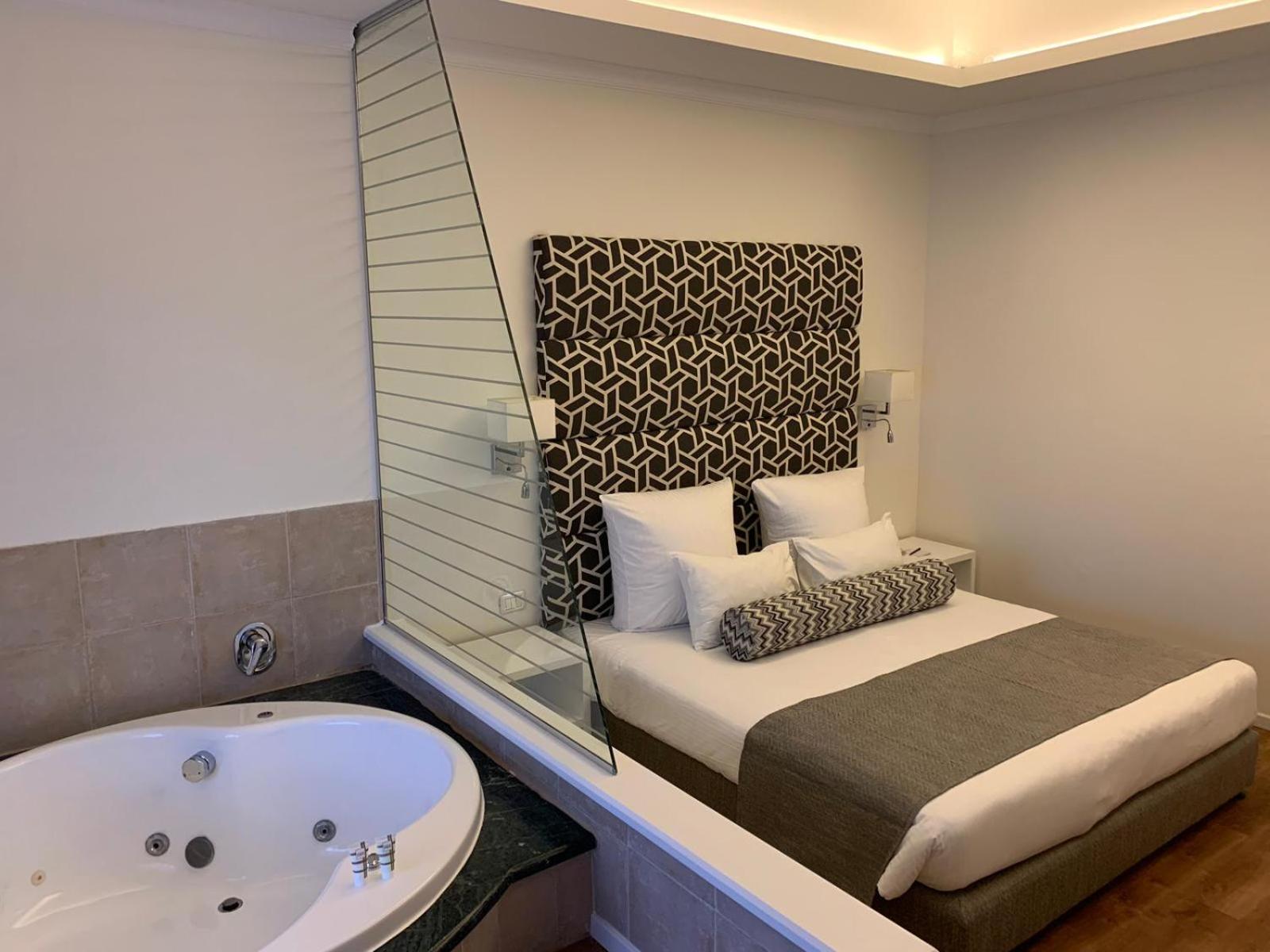 Double Room with Spa Bath photo 1