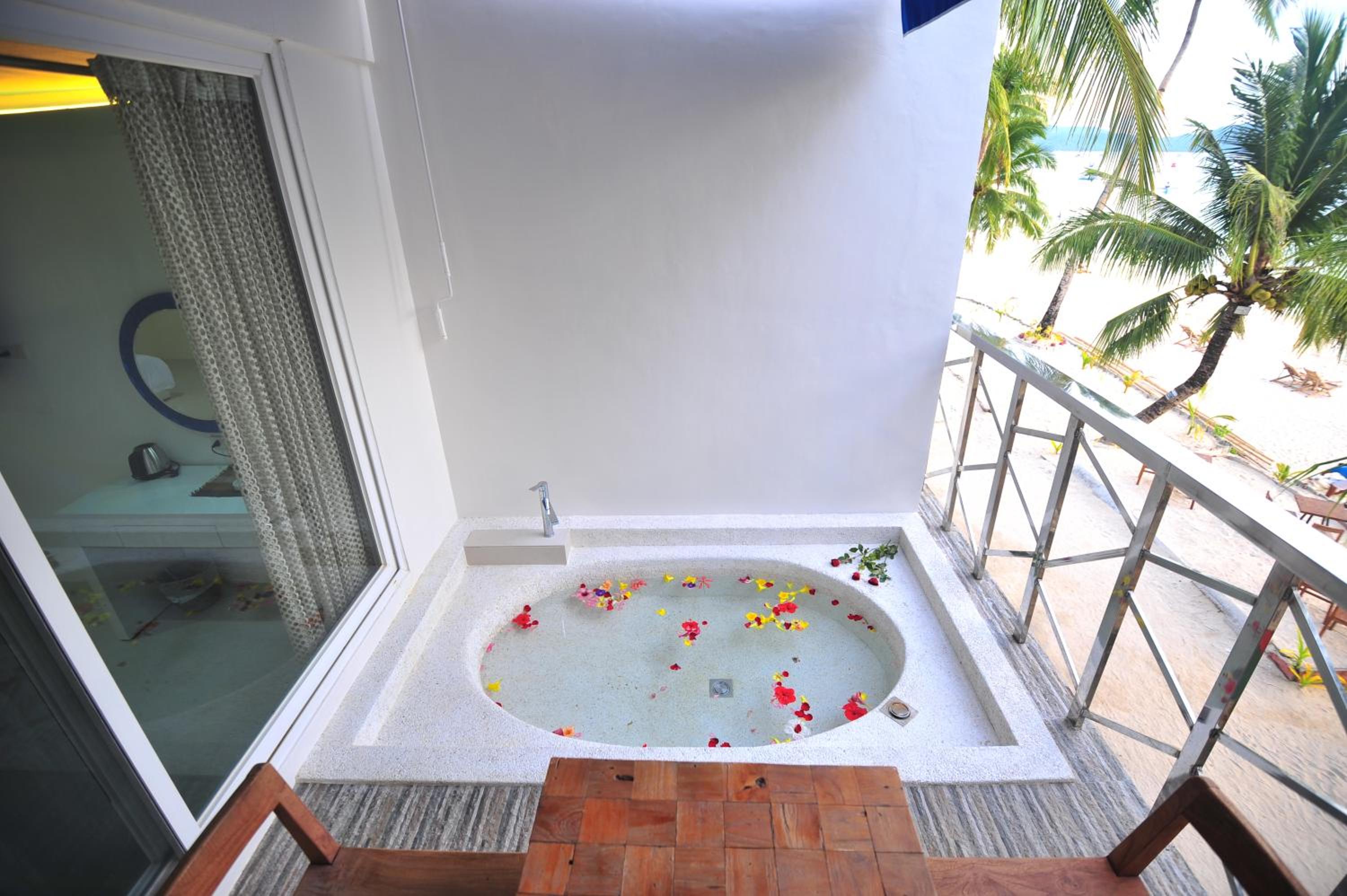 Diamond Suite Room - Photo 14