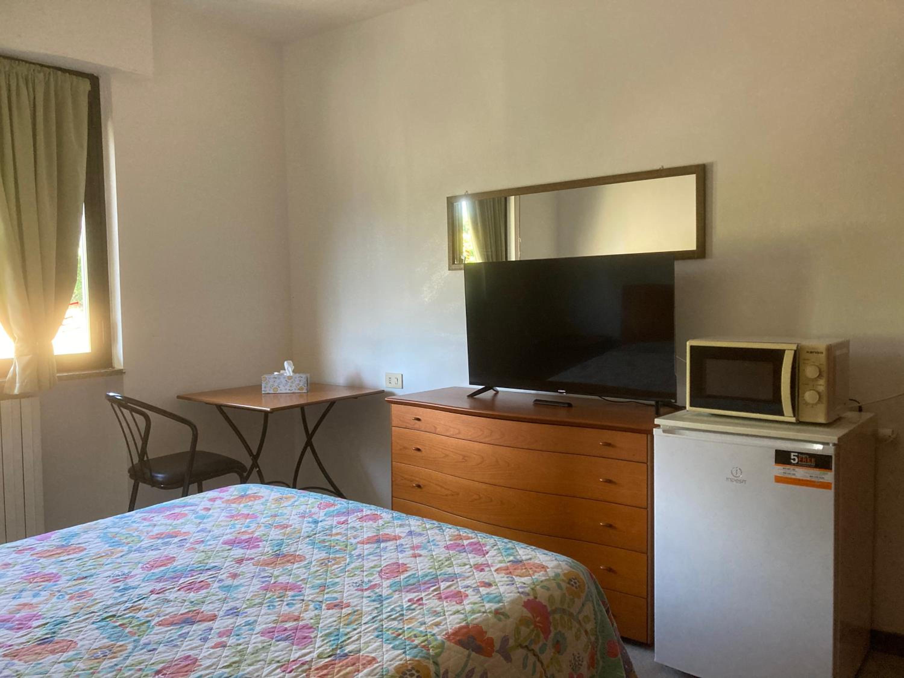 Economy Double Room photo 2
