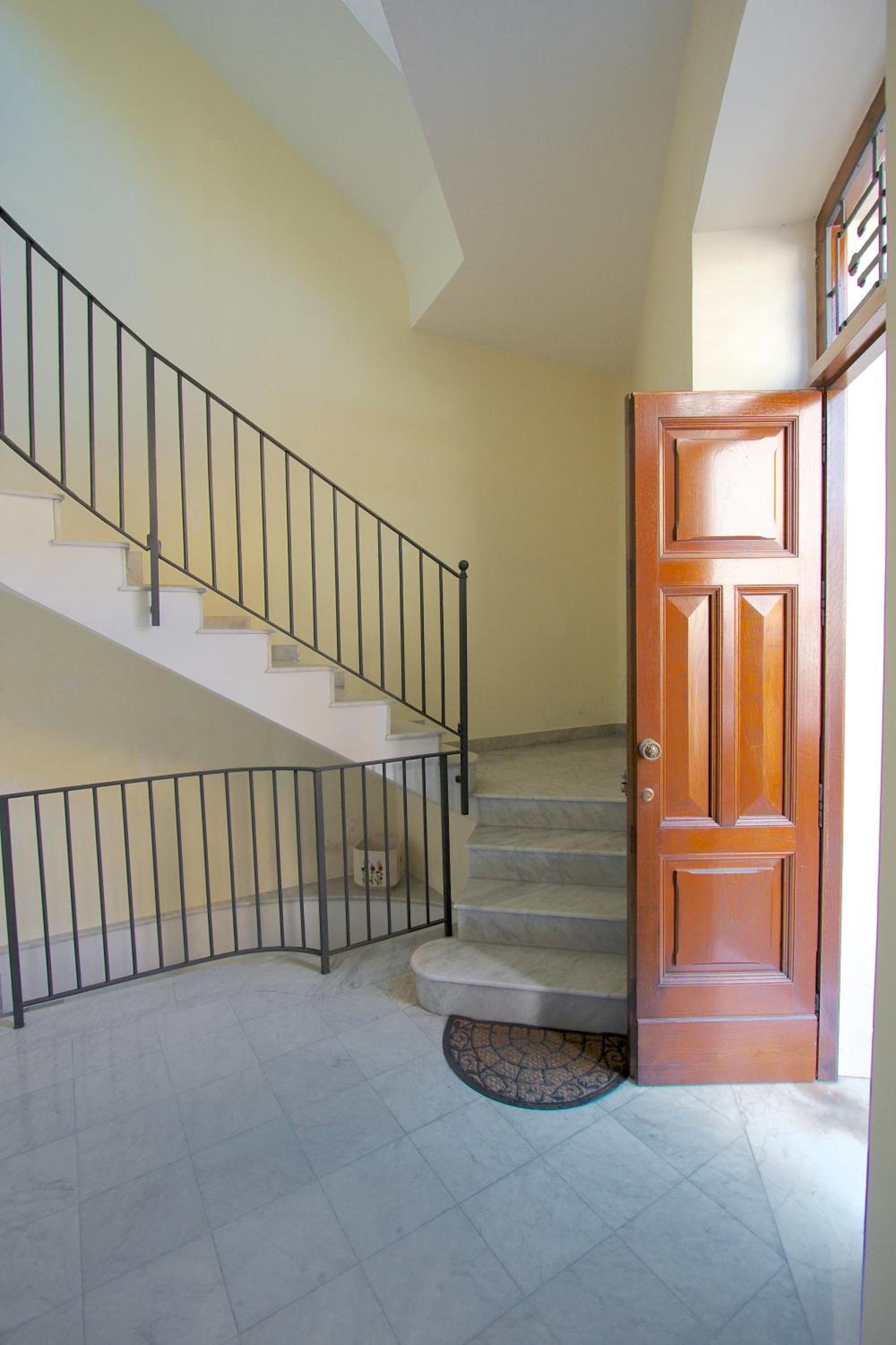 One-Bedroom Apartment with Balcony photo 2