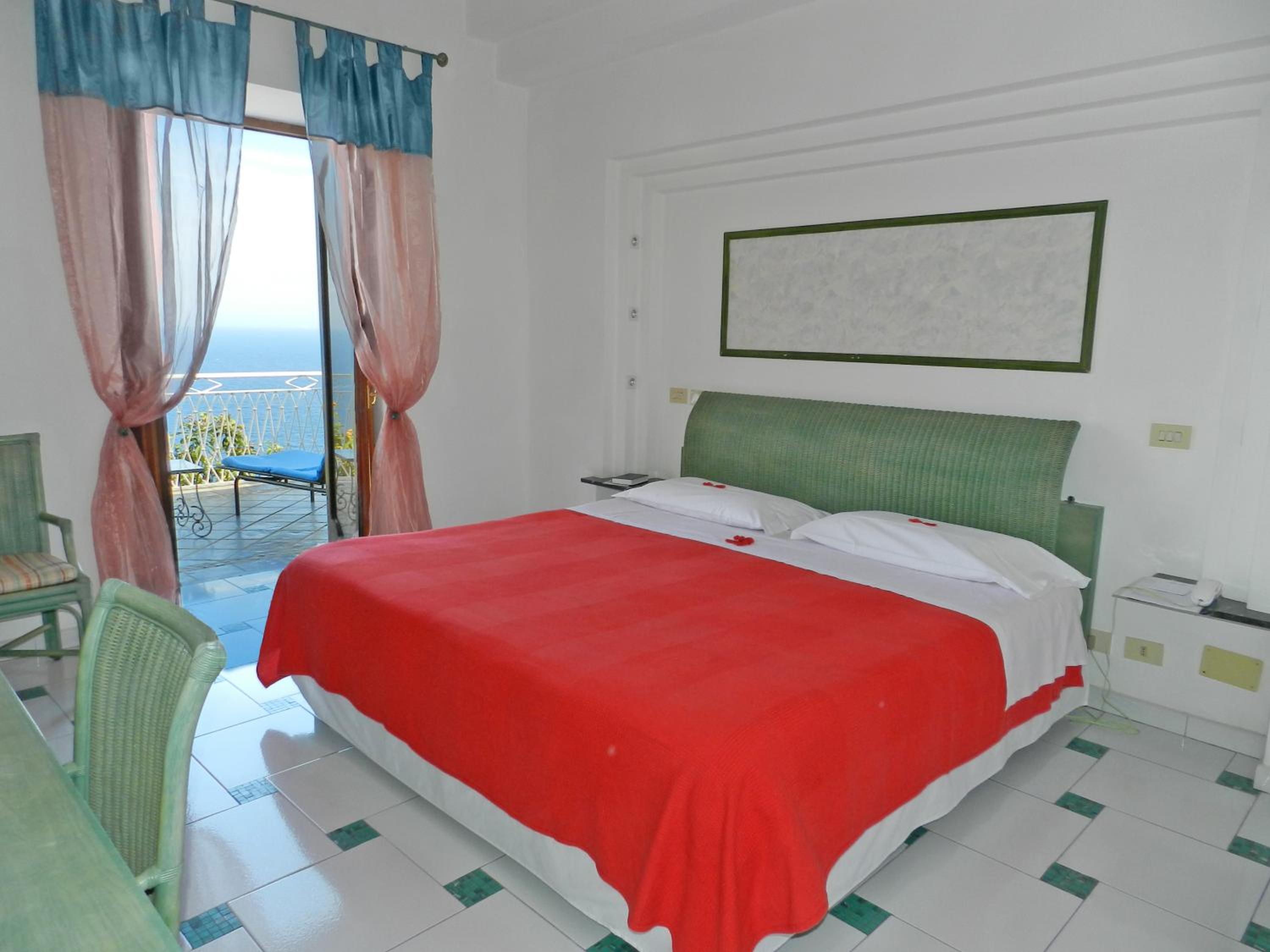 Superior Double Room with Sea View - Photo 1