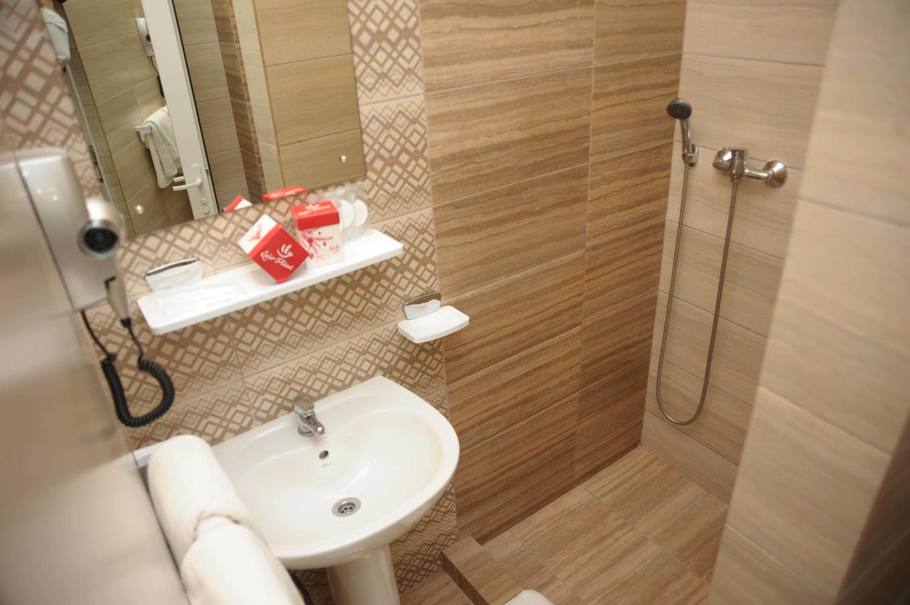 Double Room - Photo 2