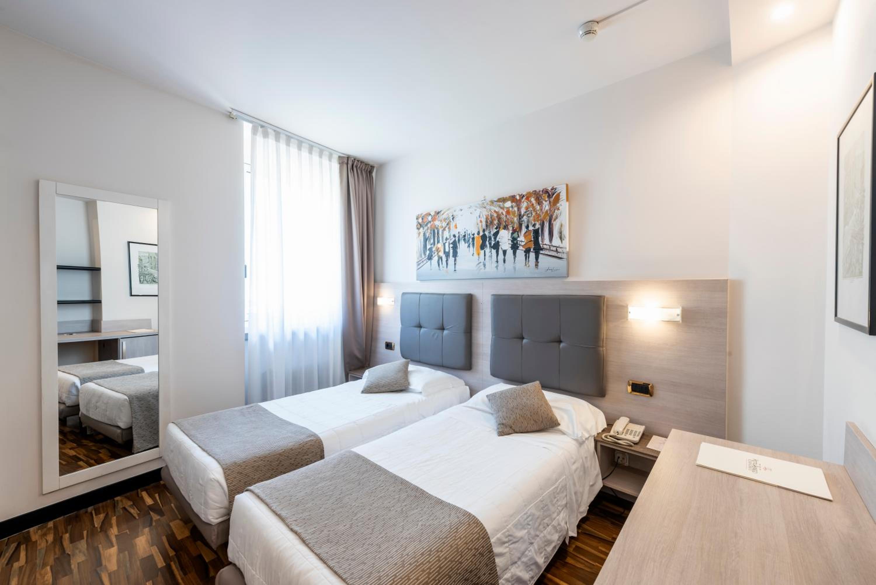 Double Room with Mountain View - Photo 3