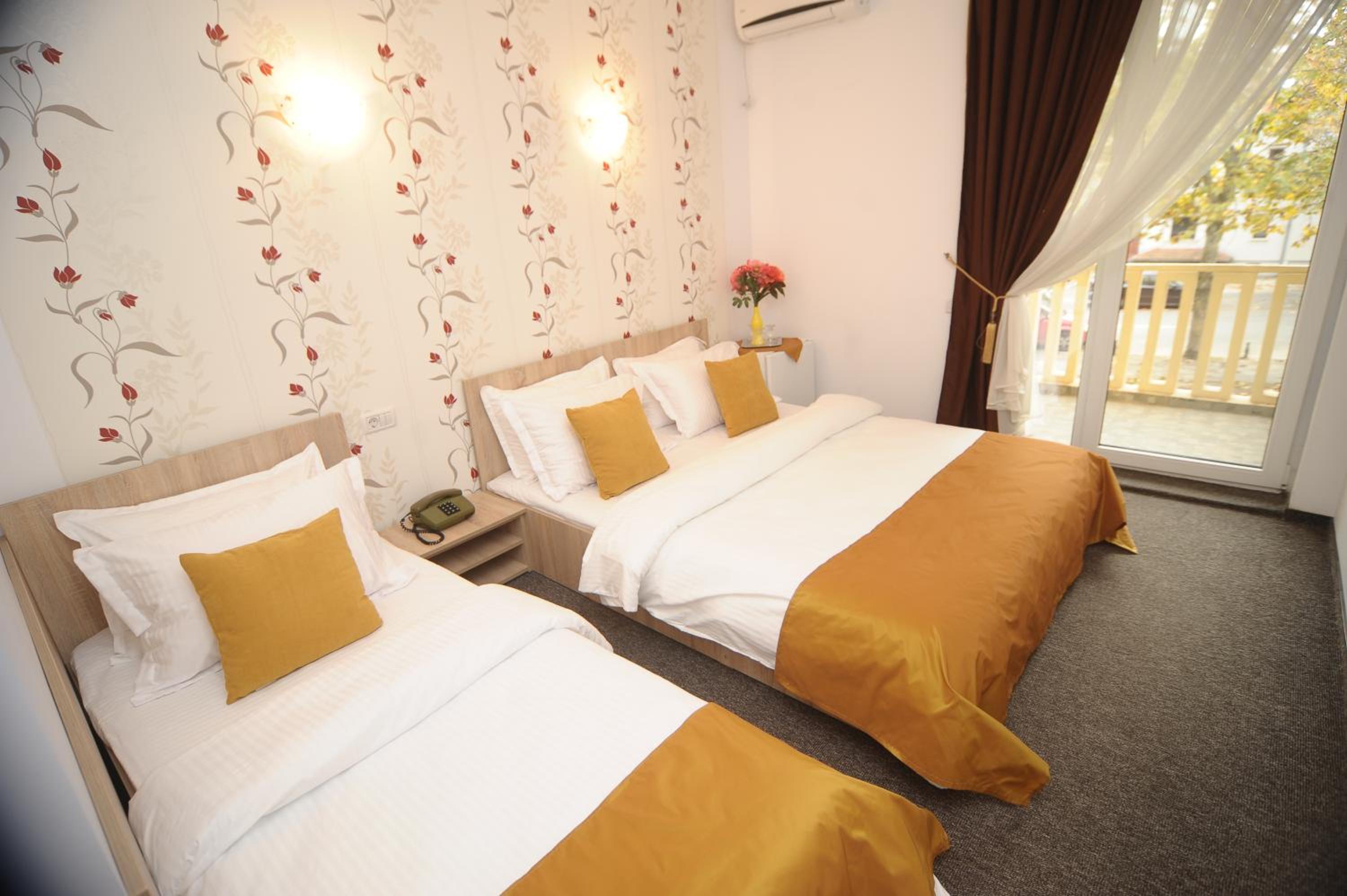 Triple Room - Photo 2