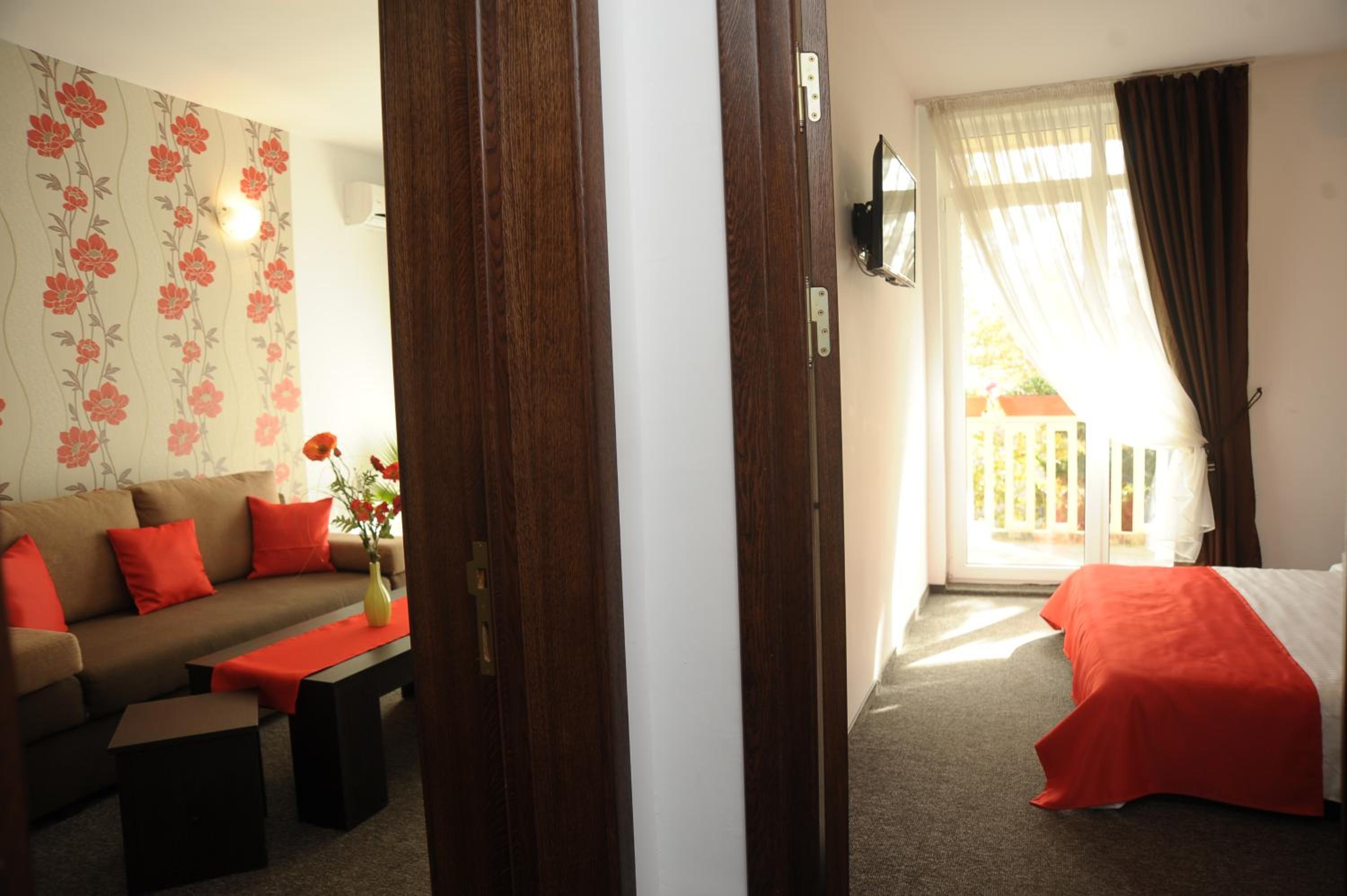 Deluxe Apartment - Photo 2