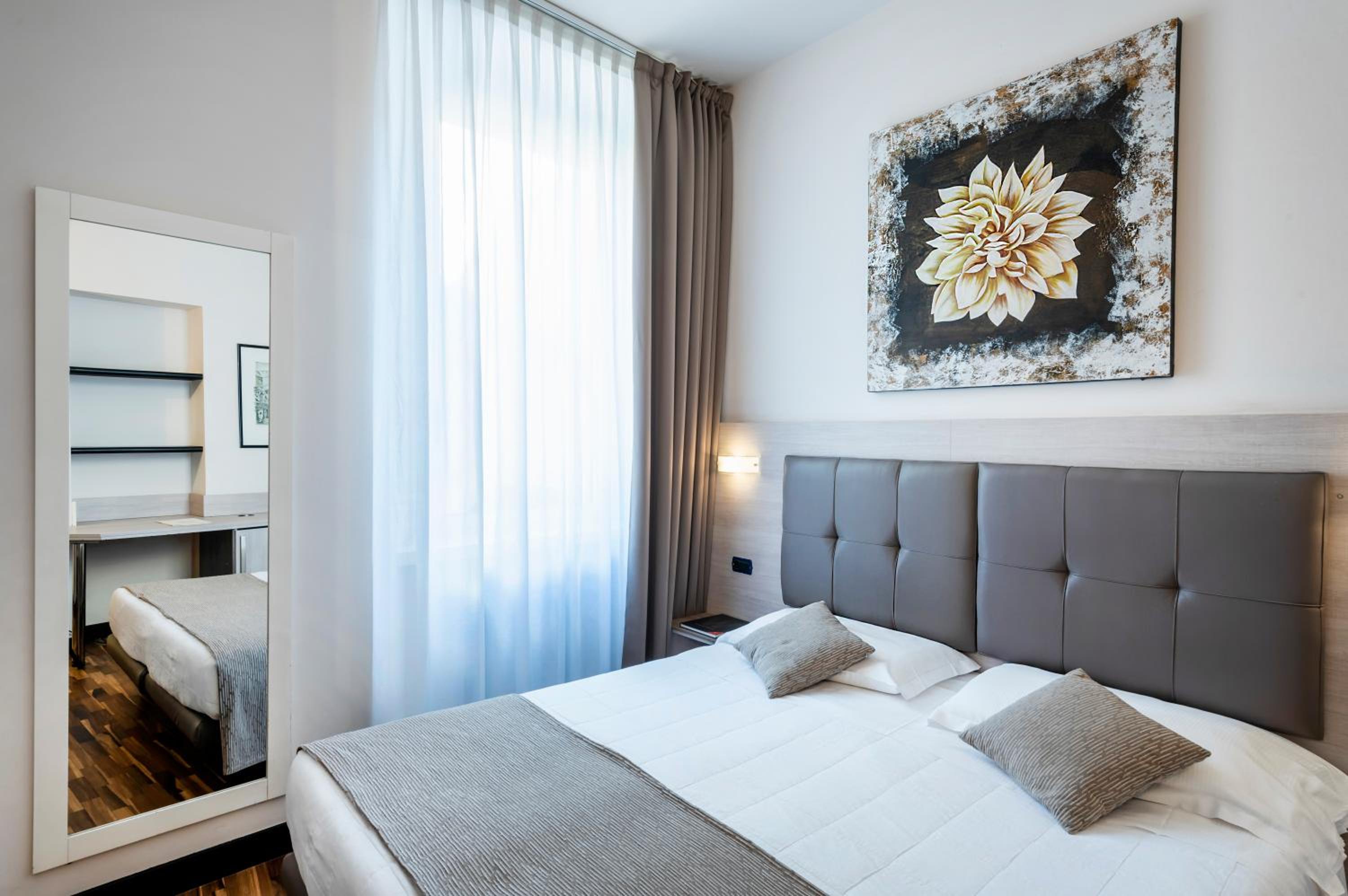Double Room with Mountain View - Photo 1