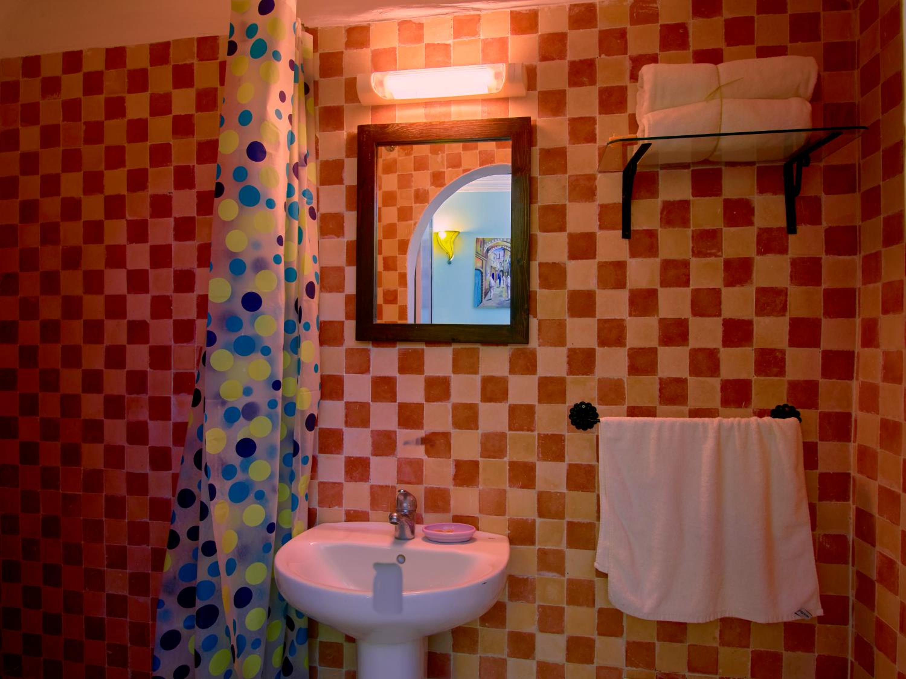 Standard Double Room - Photo 5