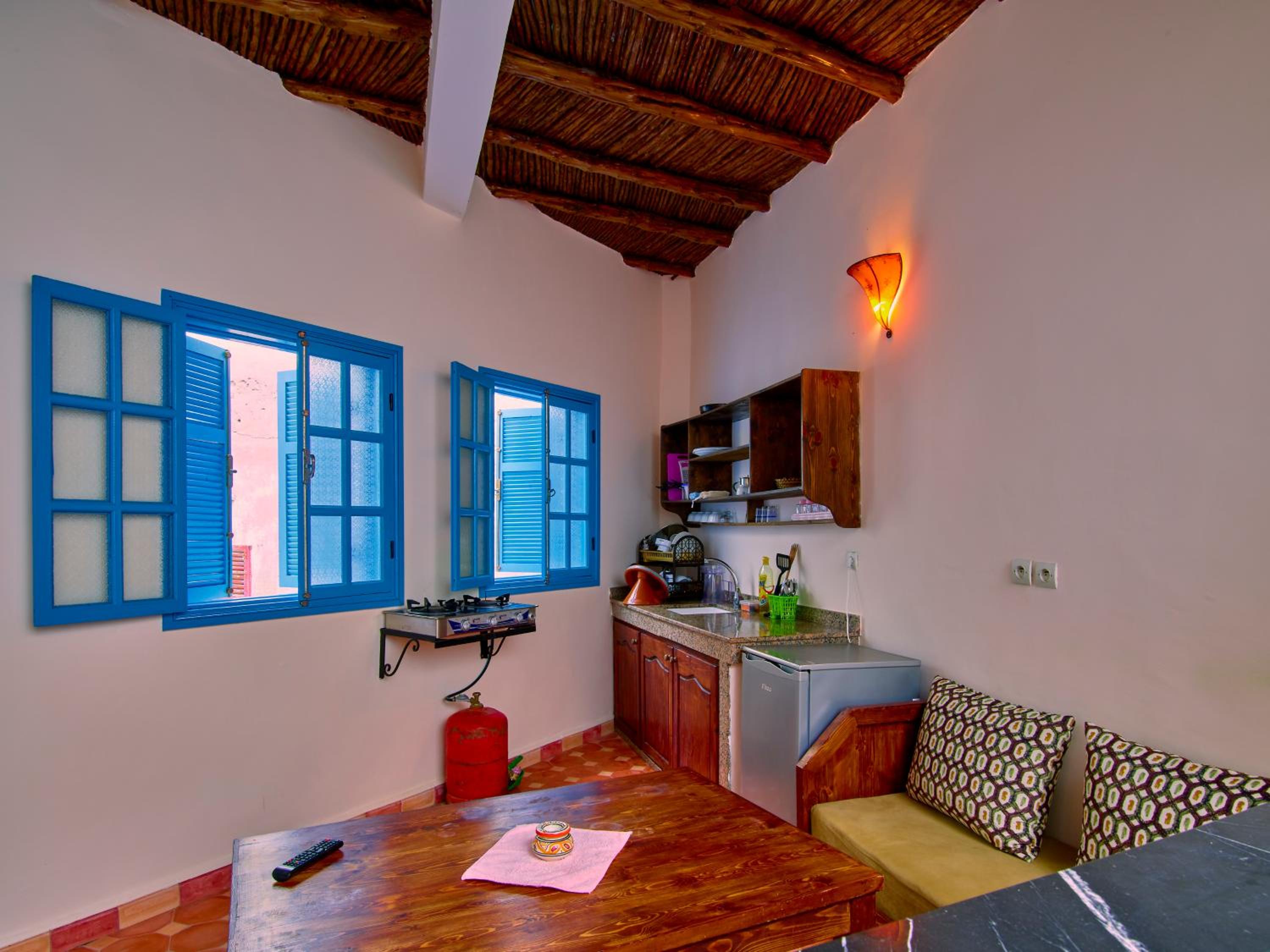 Standard Double Room - Photo 7