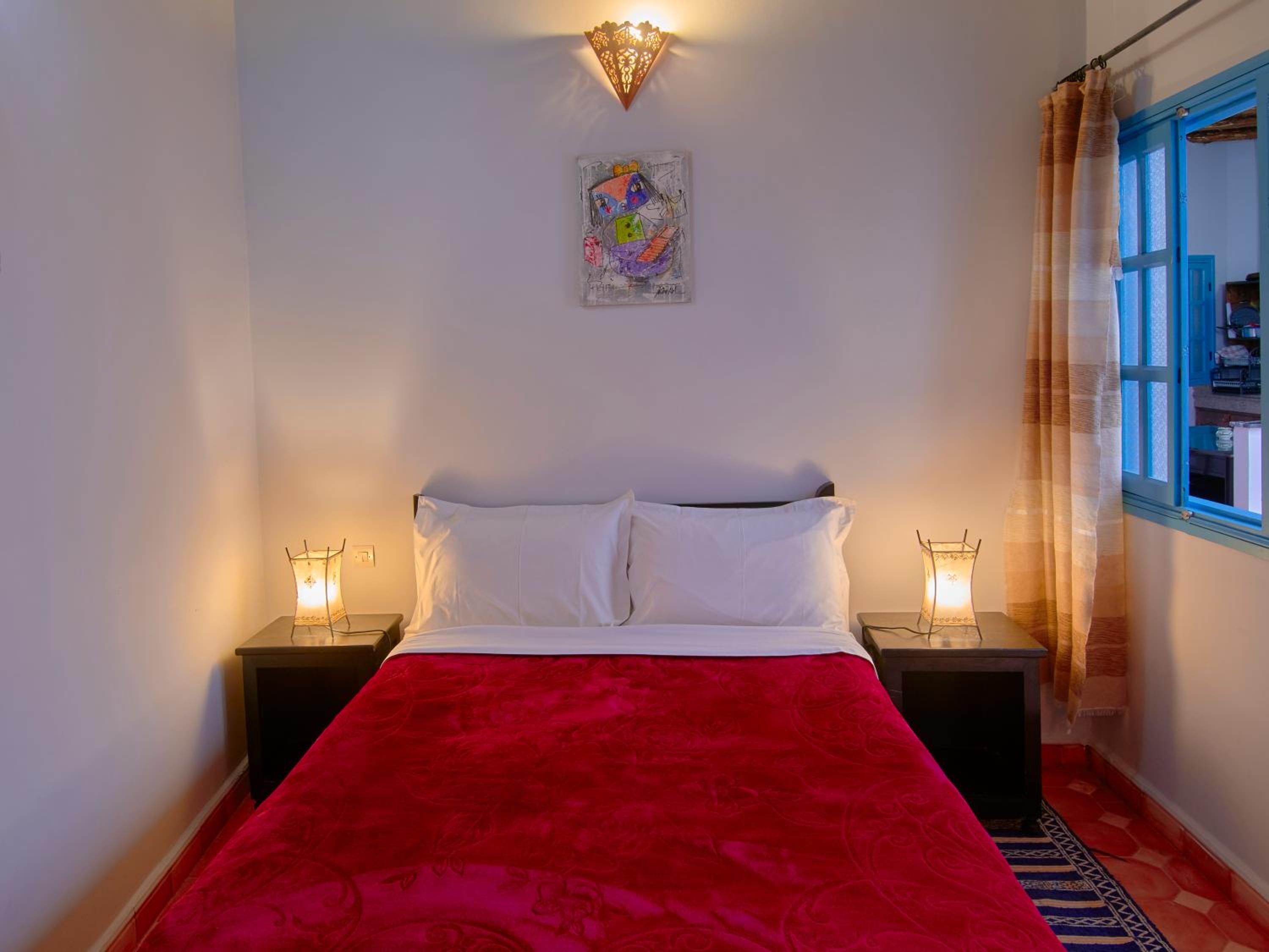 Standard Double Room - Photo 11