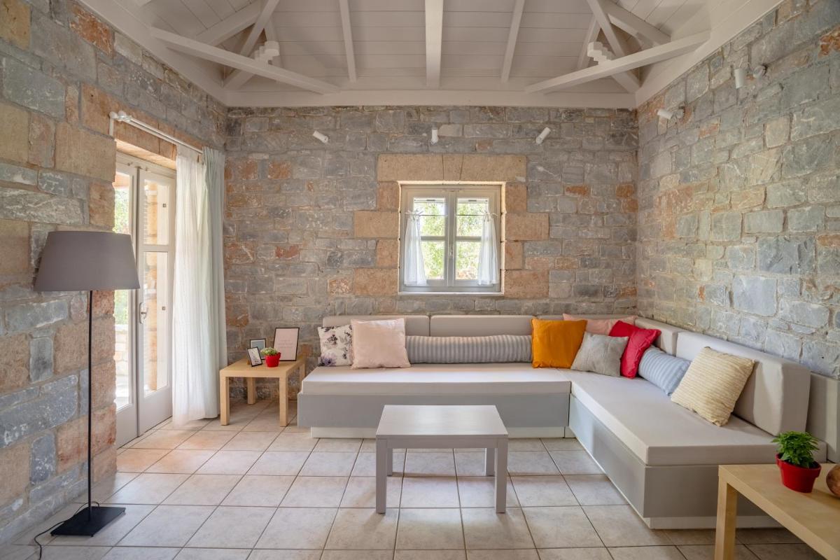 One-Bedroom House photo 1