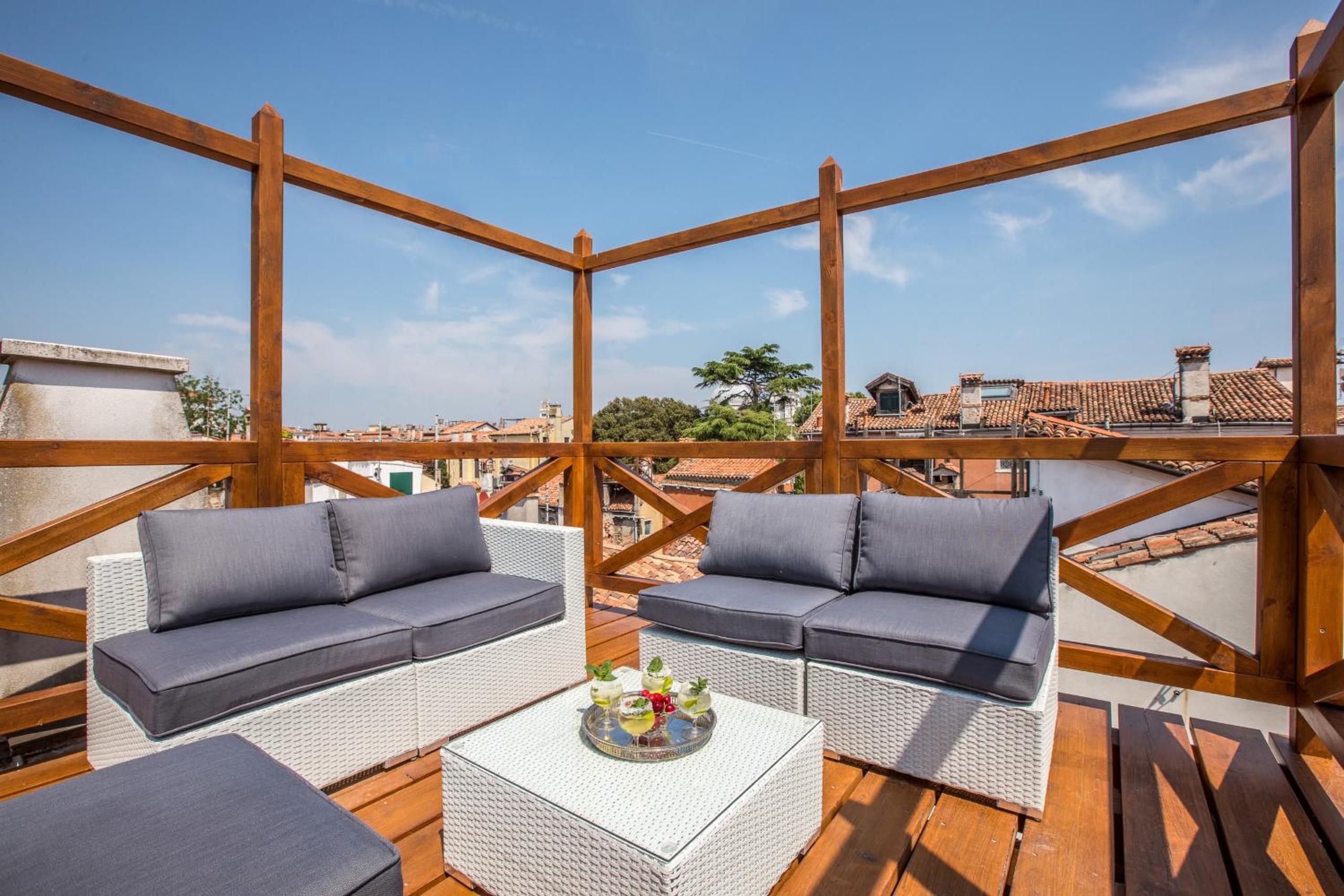 Apartment with Terrace photo 2