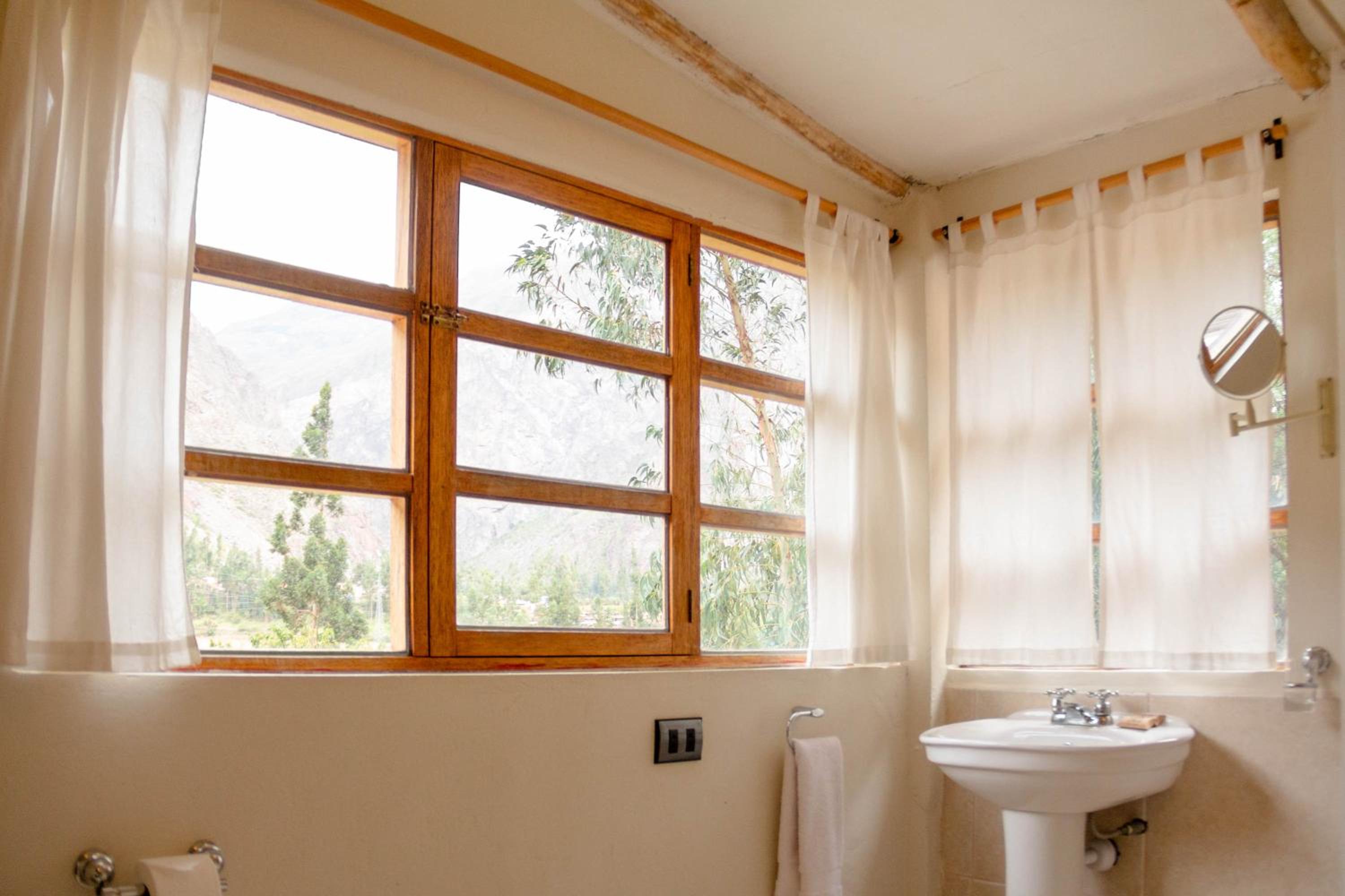 Double or Twin Room with Private Bathroom photo 3