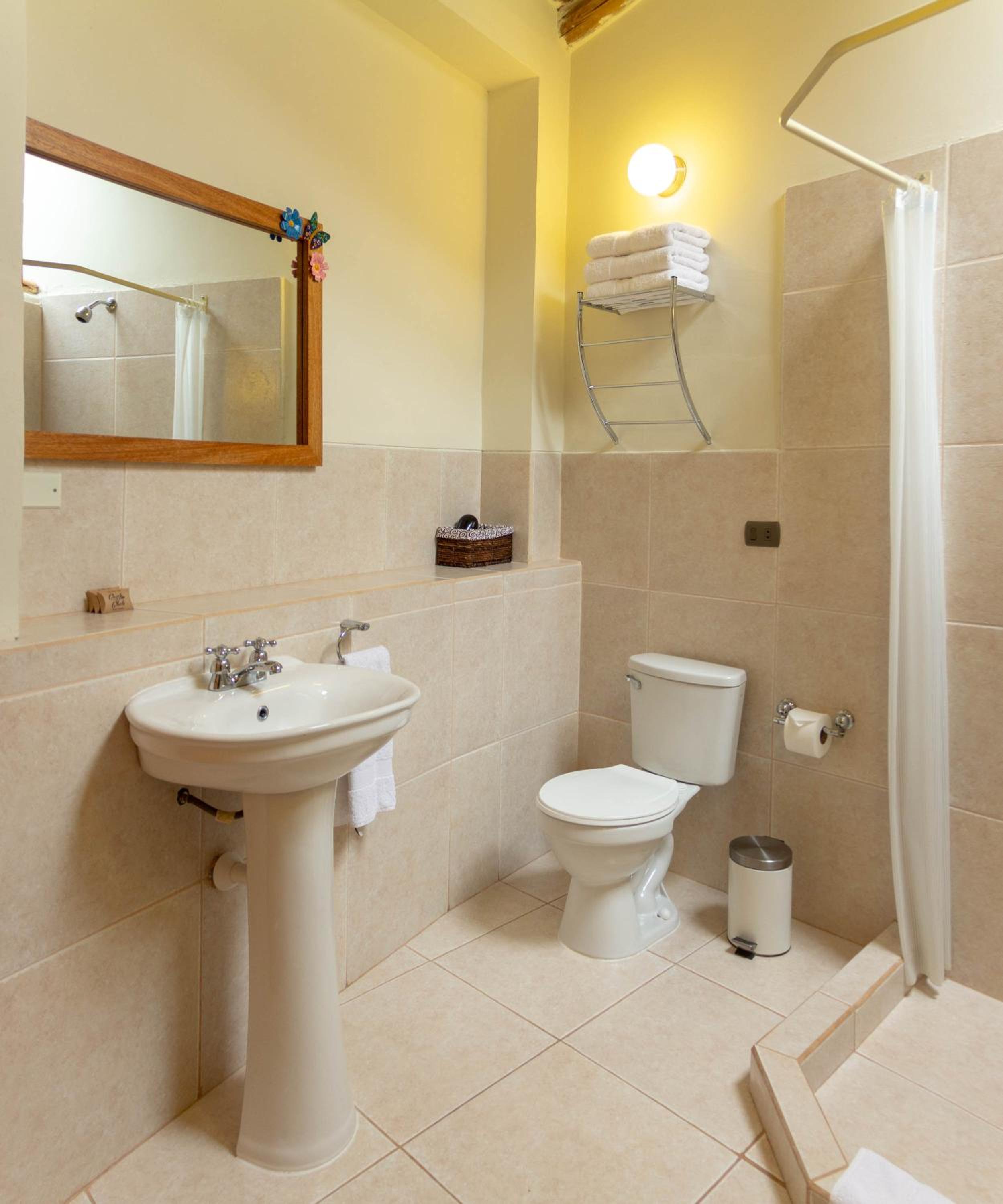 Double or Twin Room with Private Bathroom photo 2