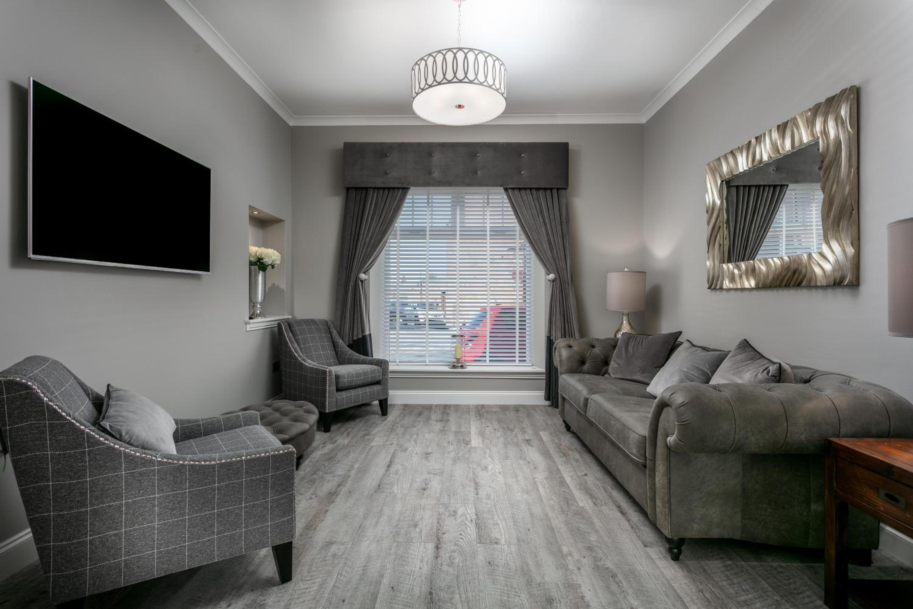 Three-Bedroom House photo 2