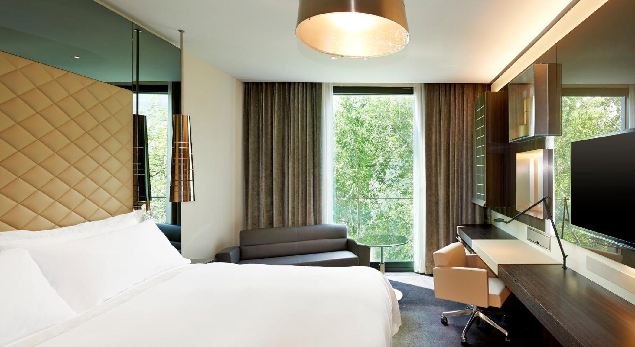 Premium Room thumbnail 5