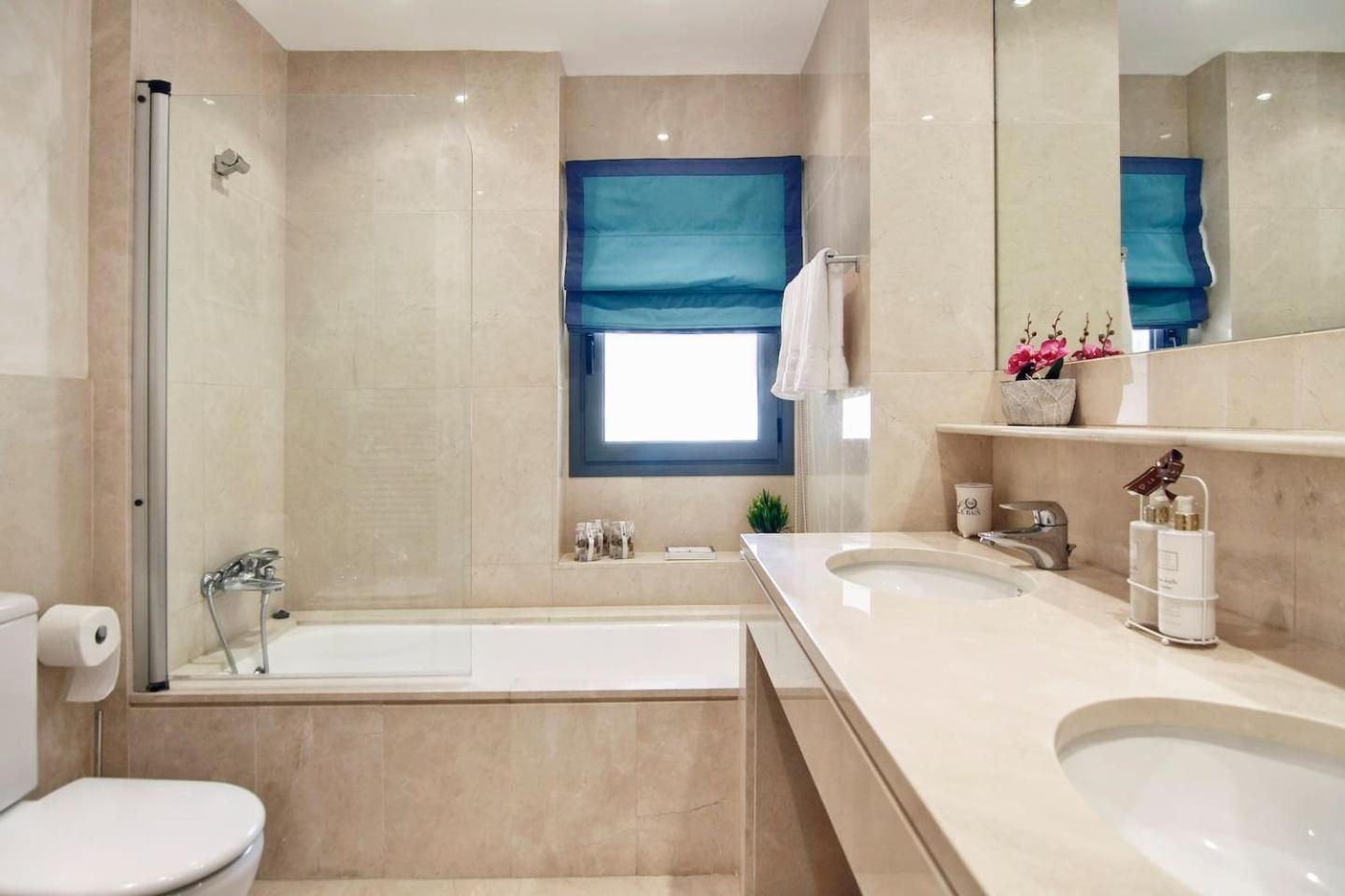 Three-Bedroom Apartment - Photo 9