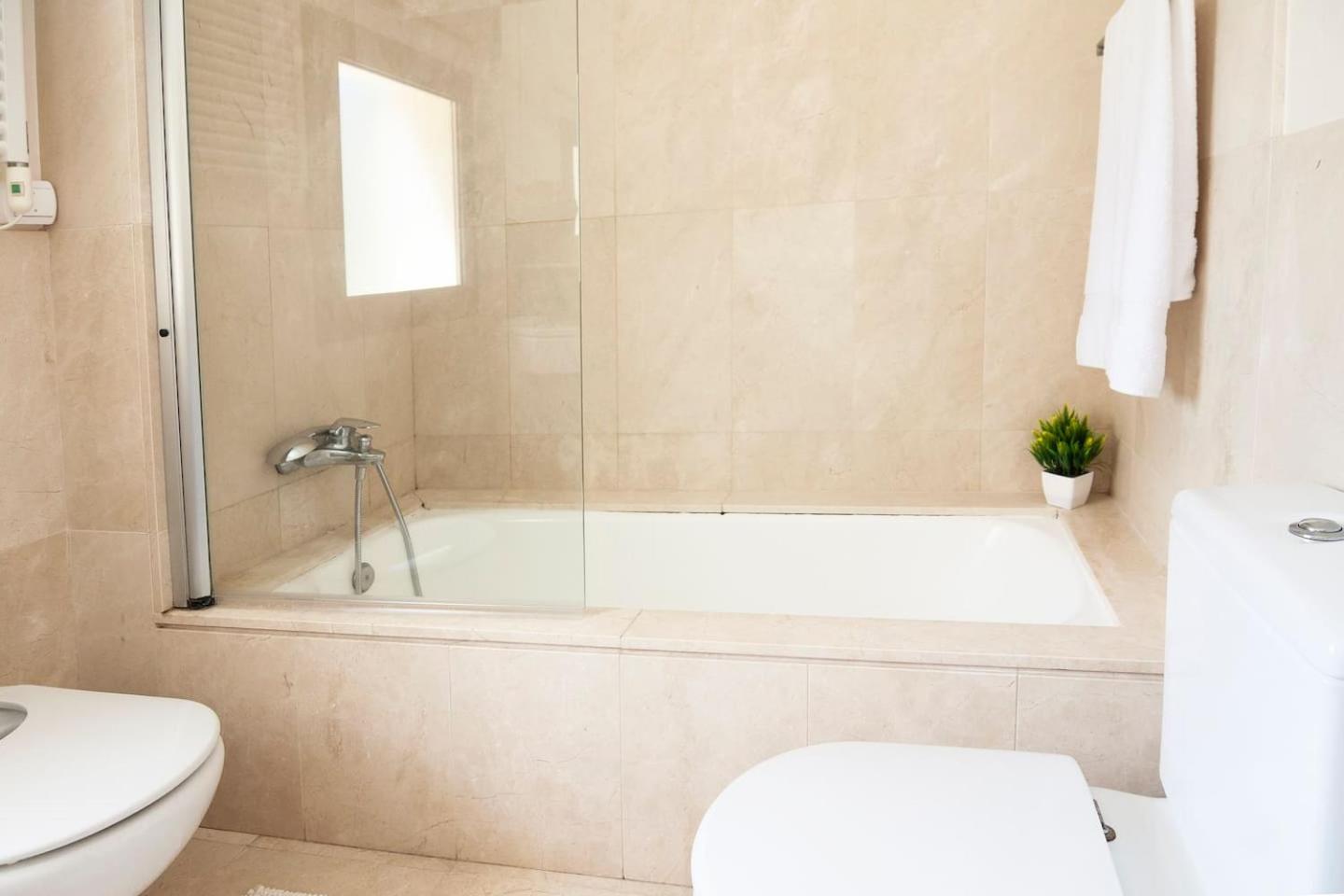 Three-Bedroom Apartment - Photo 15