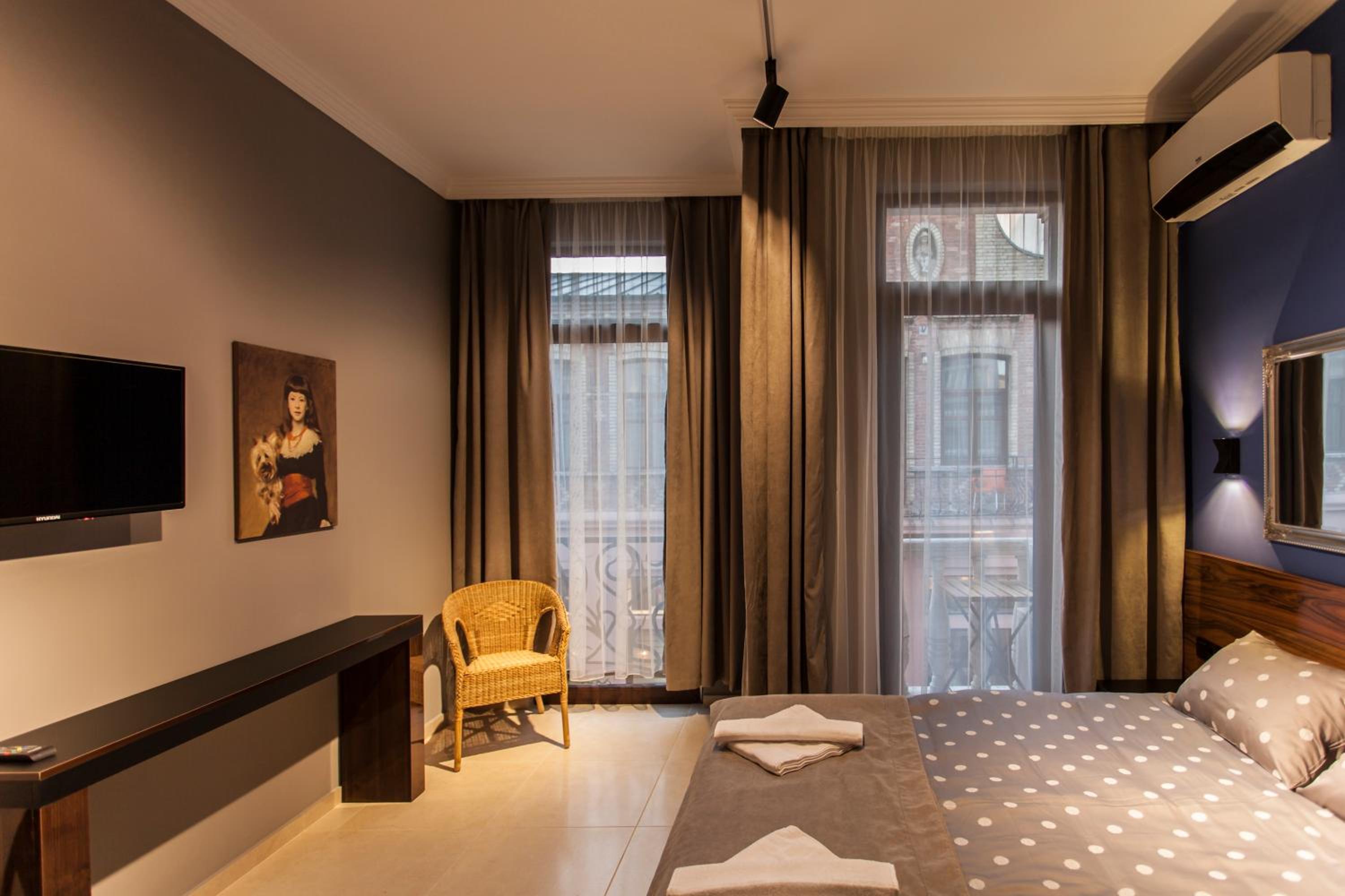 Studio Apartment