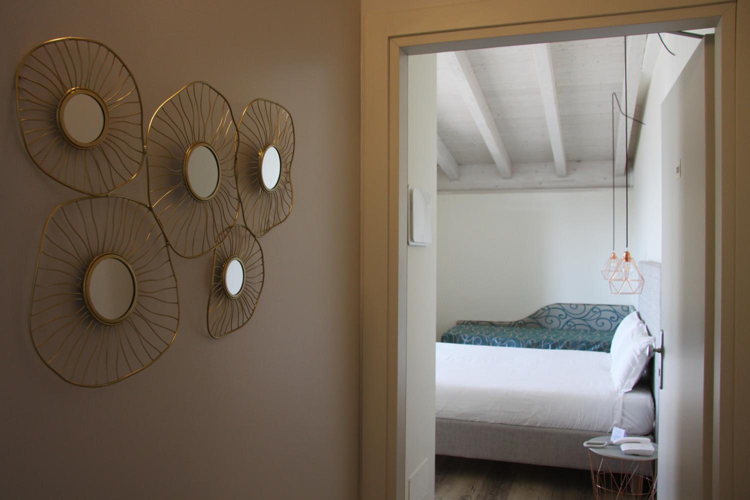 Superior Triple Room with Lake View - Photo 2