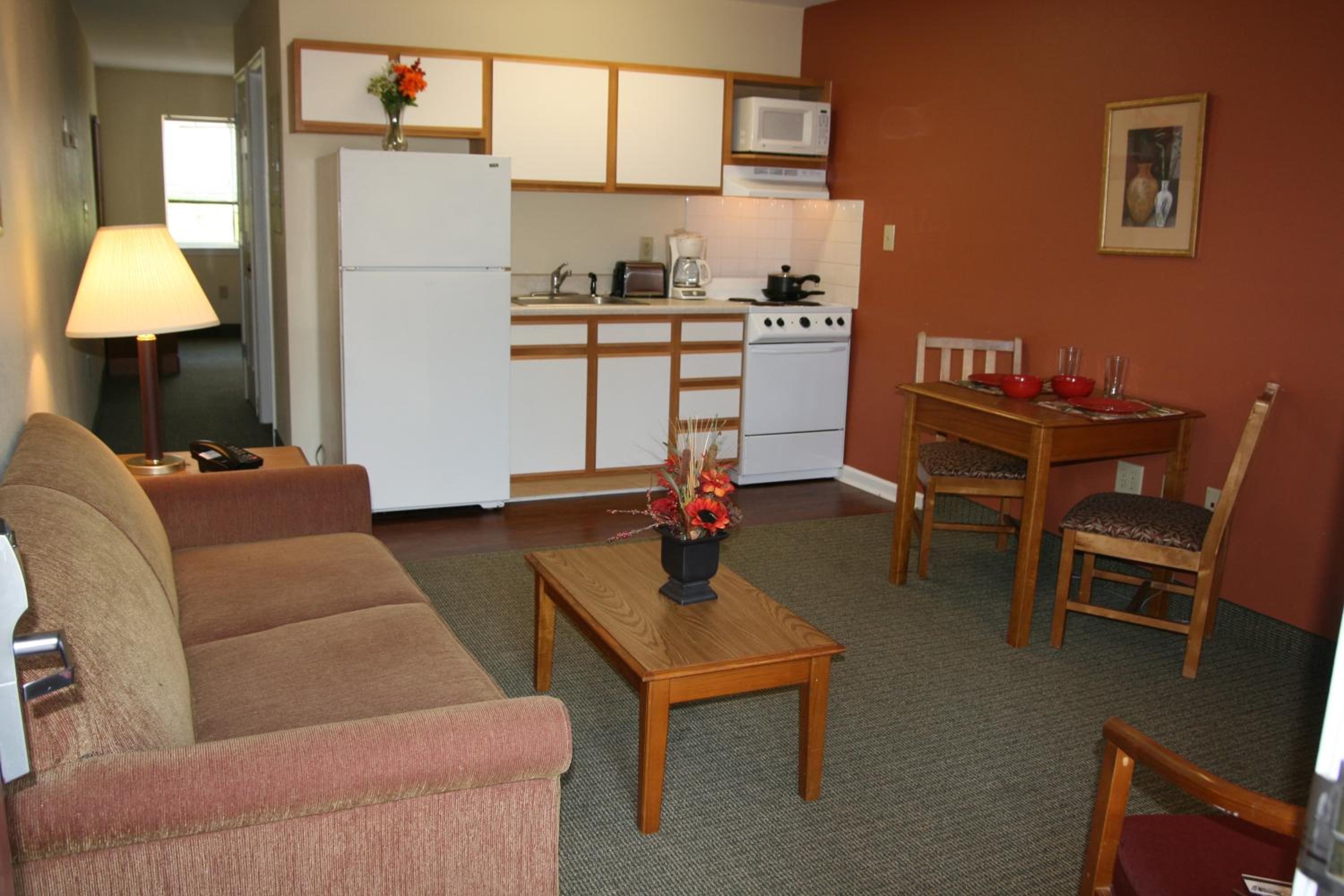 One-Bedroom Suite - Photo 9