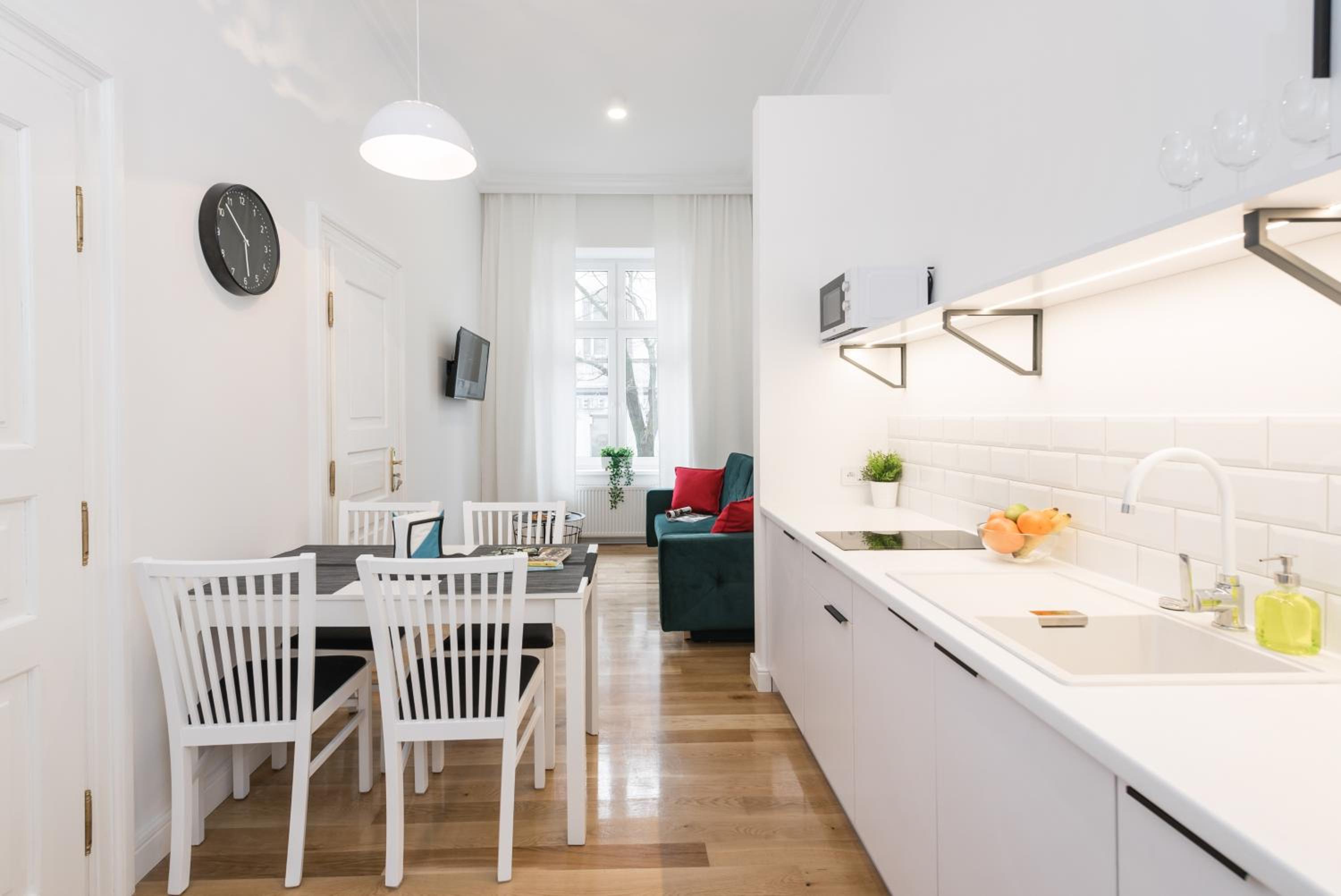 One-Bedroom Apartment - Photo 8
