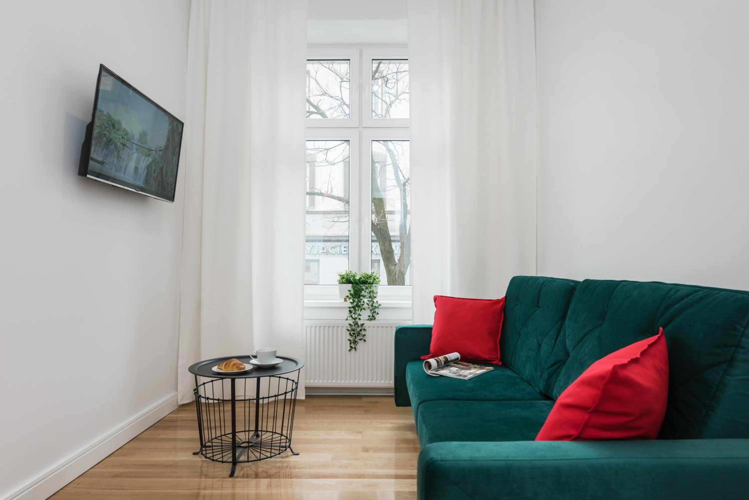 One-Bedroom Apartment - Photo 3