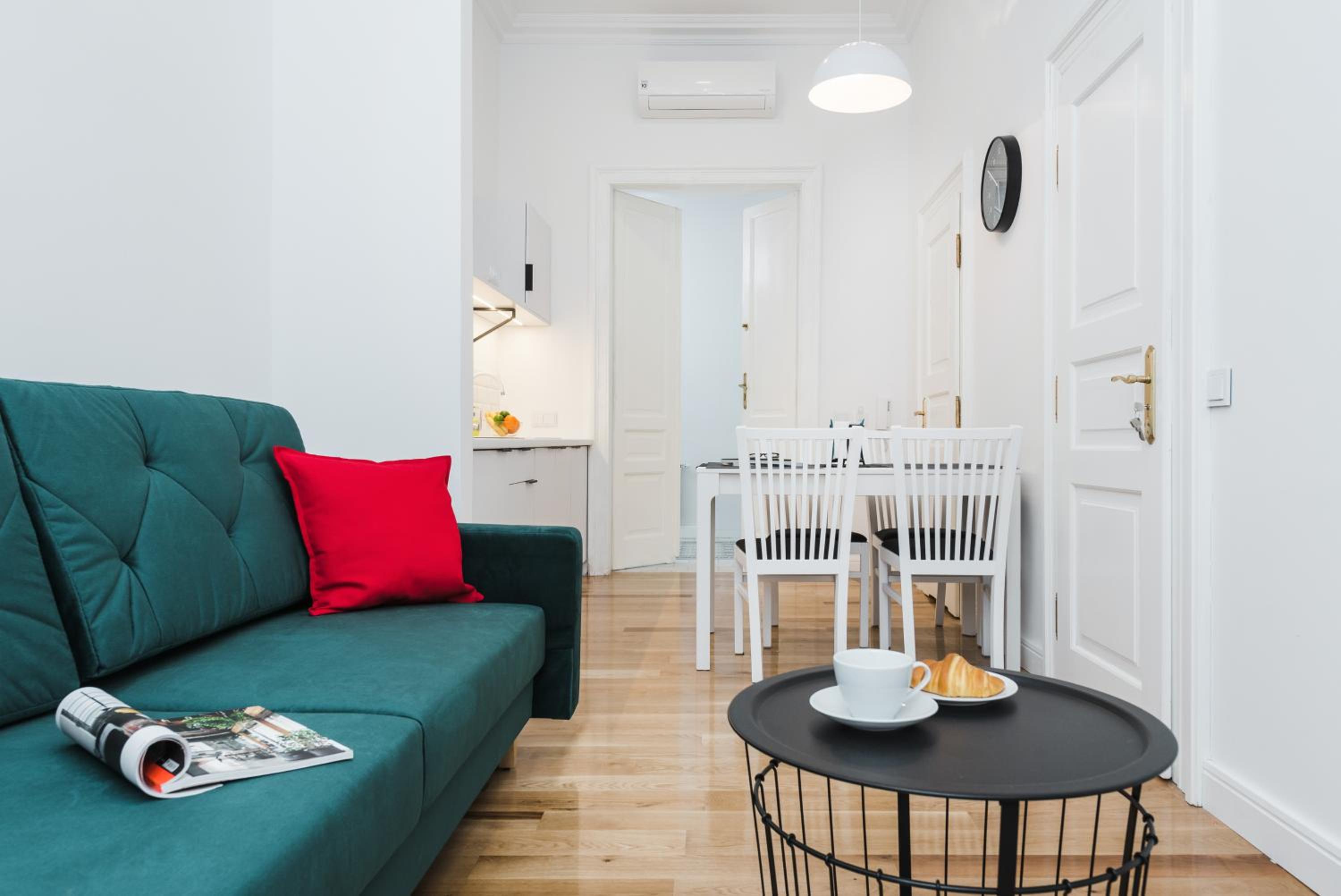 One-Bedroom Apartment - Photo 1