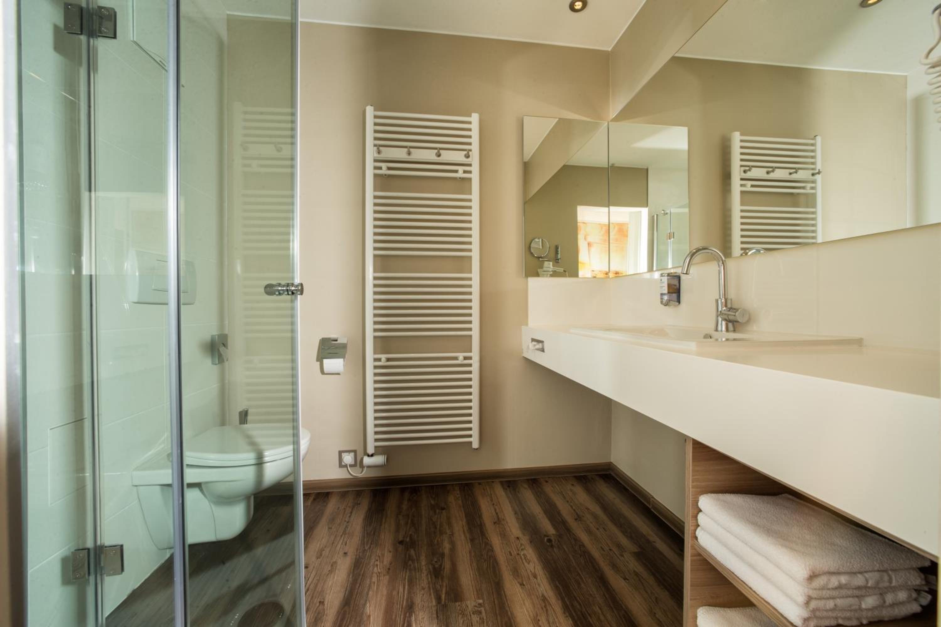 Family Room with Thermal Bath Access photo 2