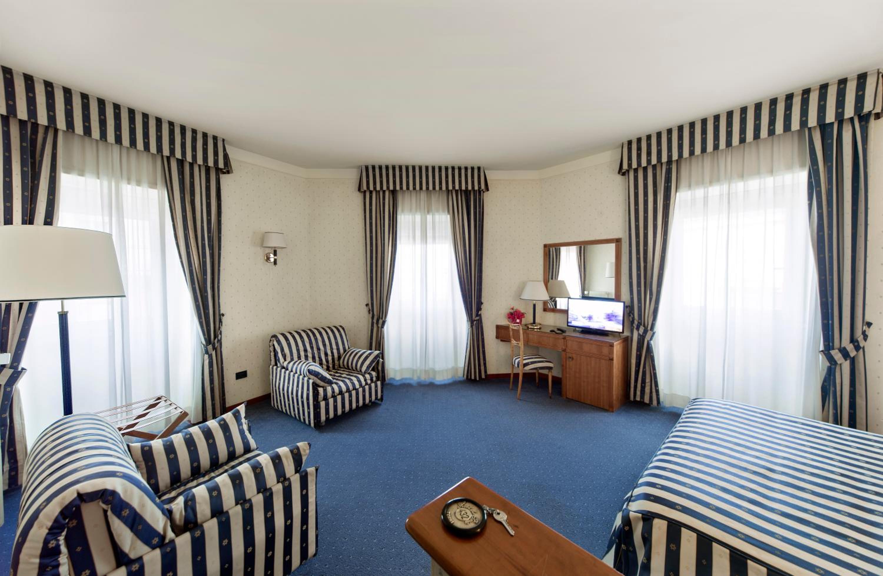 Two-Bedroom Suite photo 3