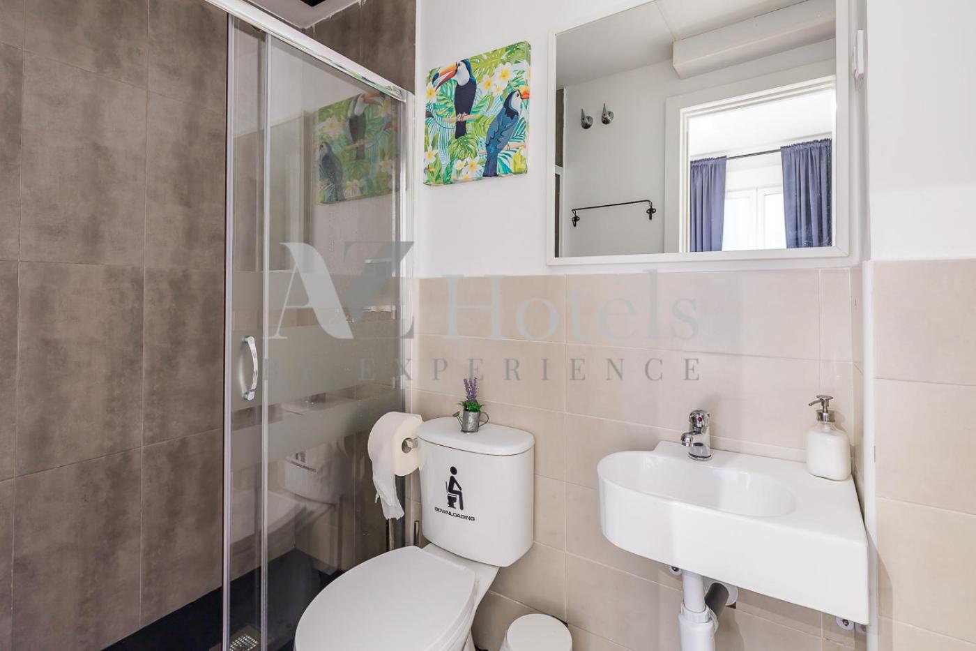 Deluxe Quadruple Room with Private Bathroom - Photo 11