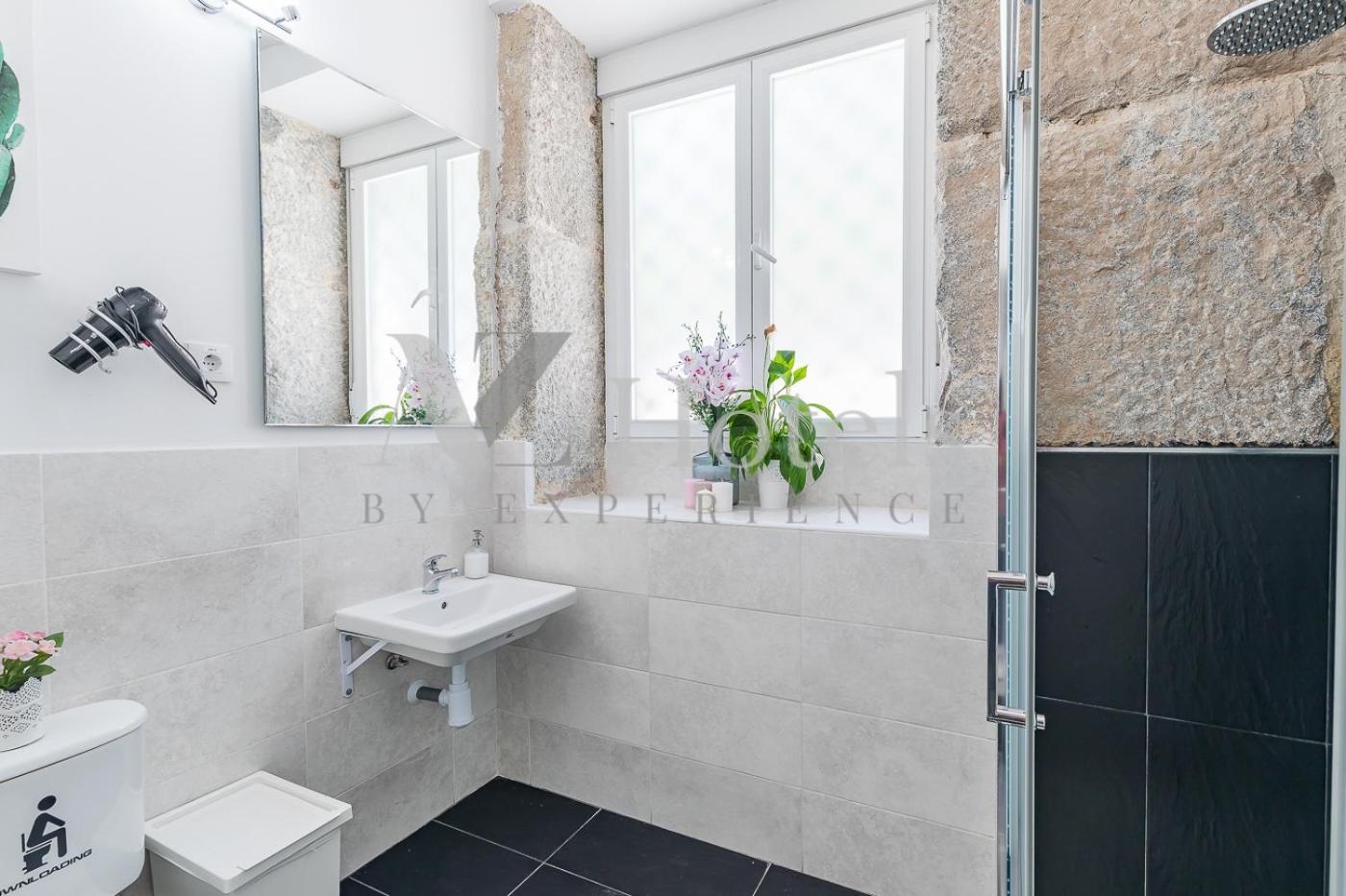 Double Room with Shared Bathroom photo 2