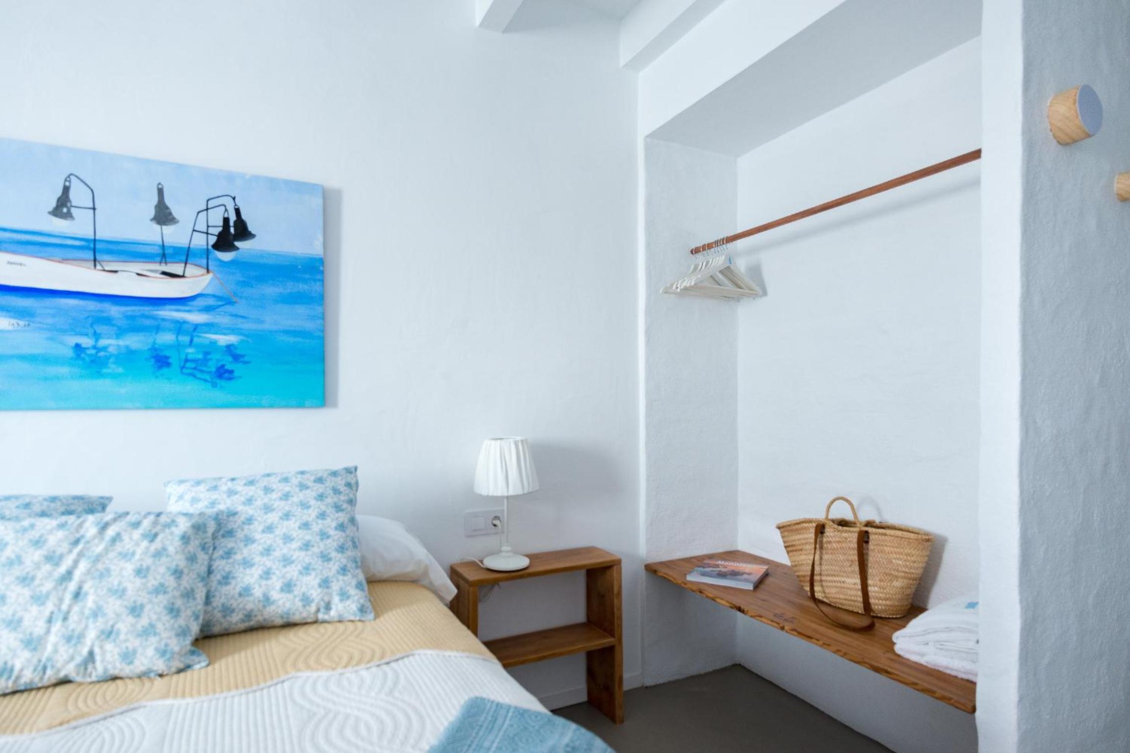 Large Double Room - Photo 11