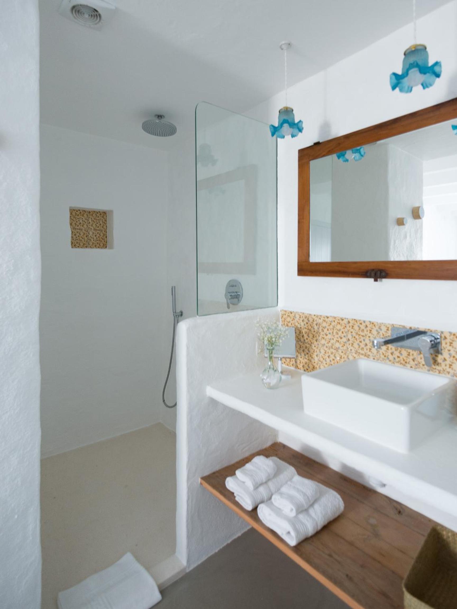 Large Double Room - Photo 13