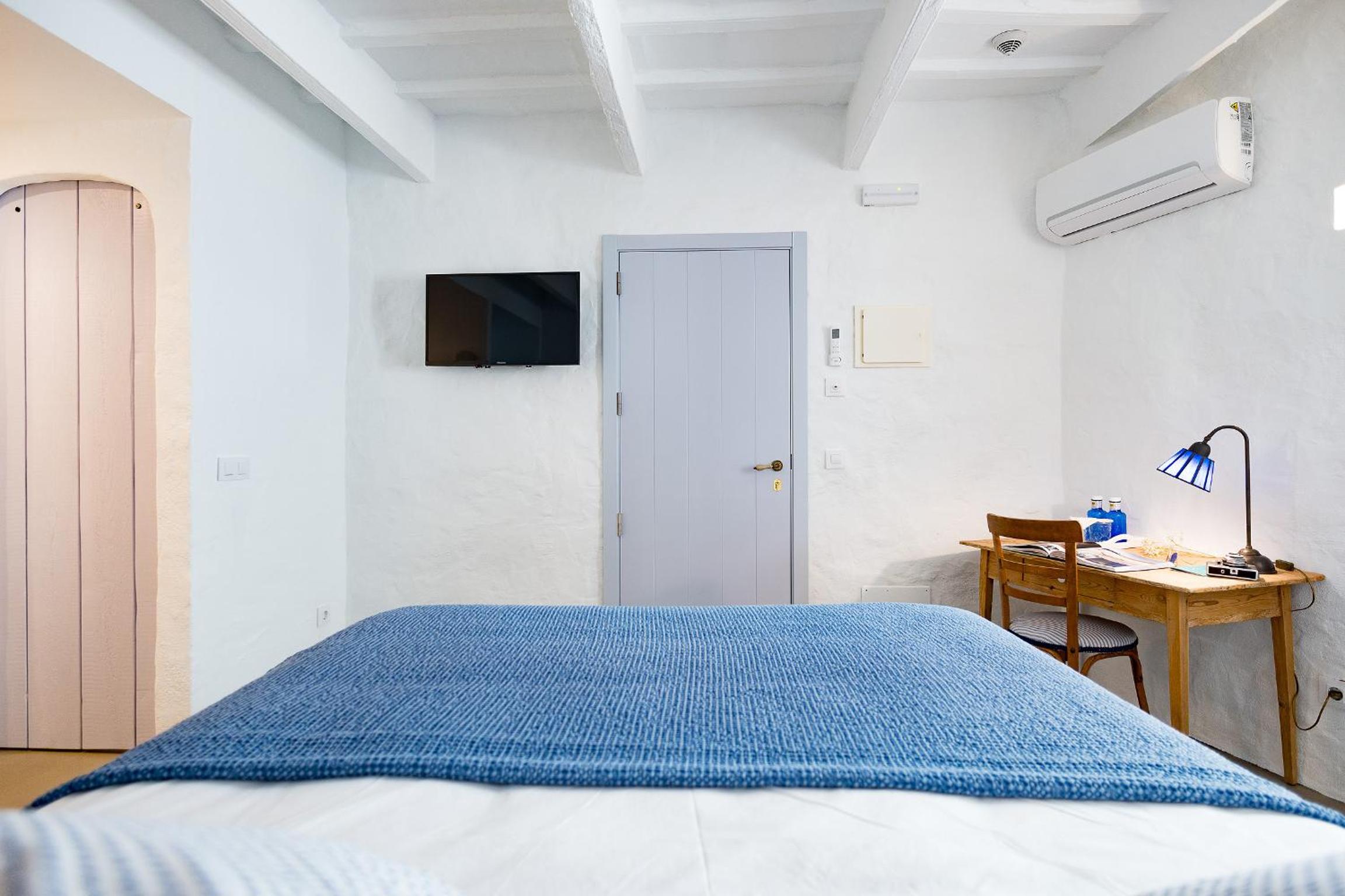 Large Double Room - Photo 8
