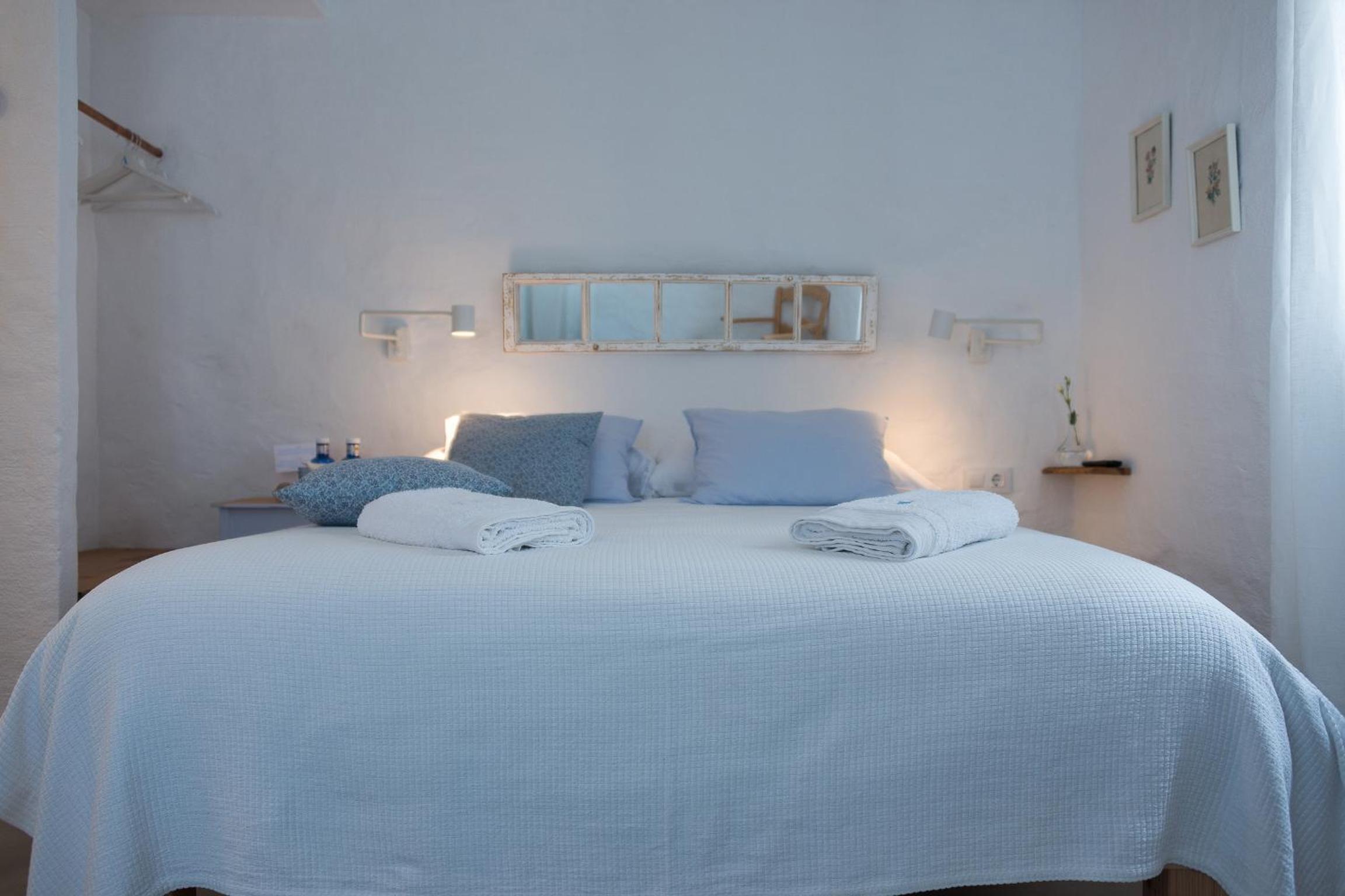 Double Room - Photo 18