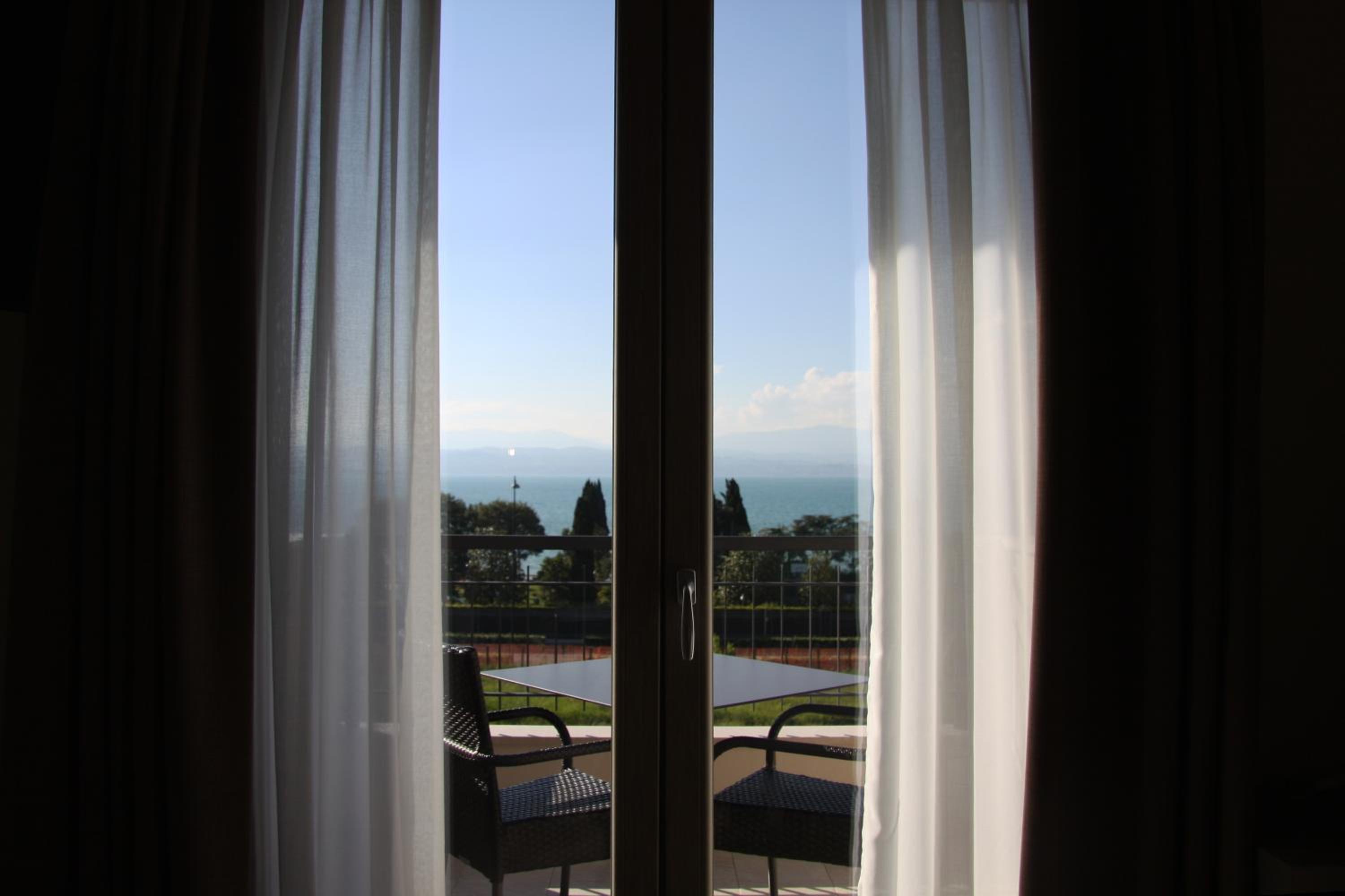 Superior Double Room with Lake View - Photo 14