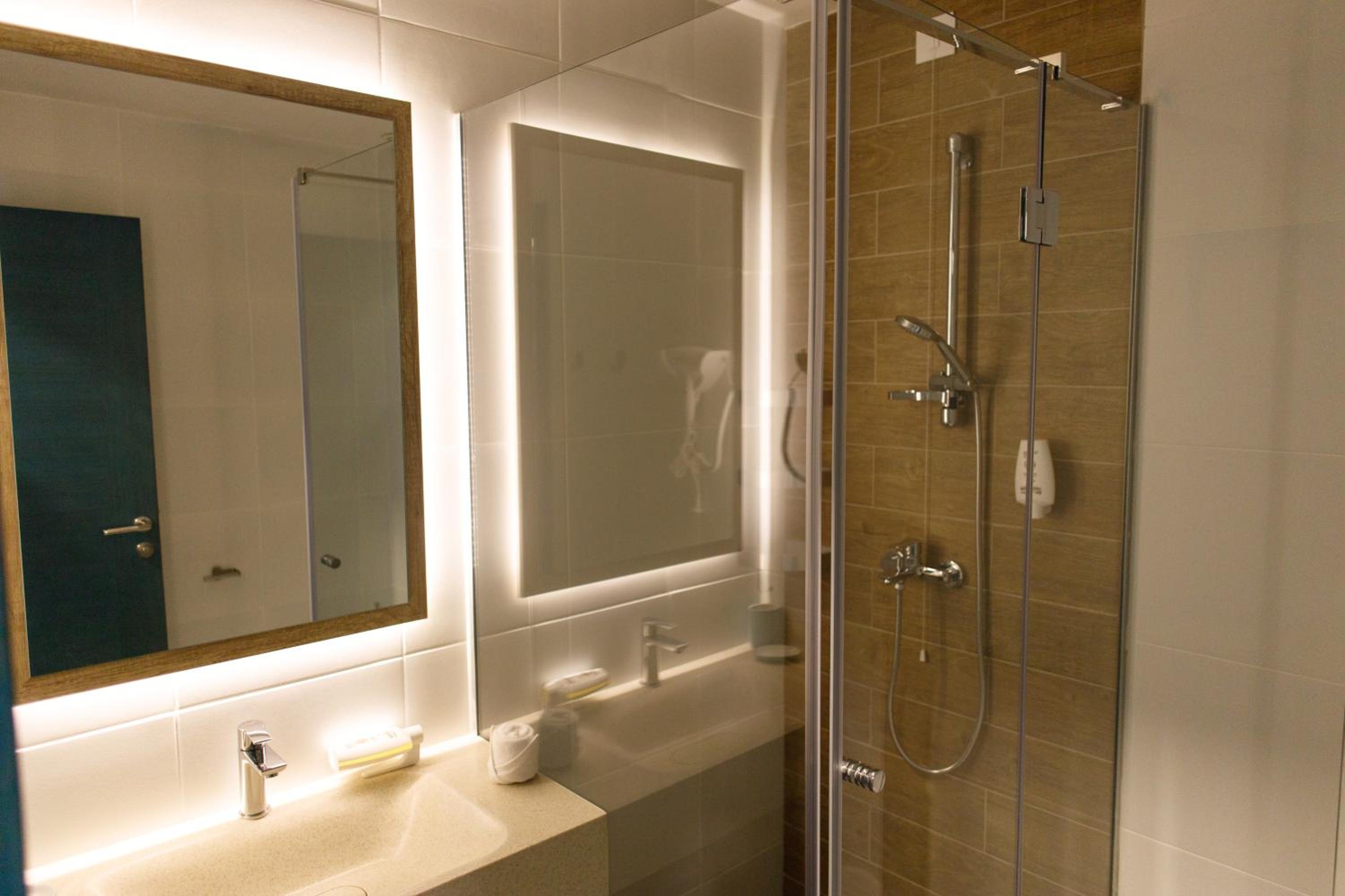 Twin Room - Photo 7