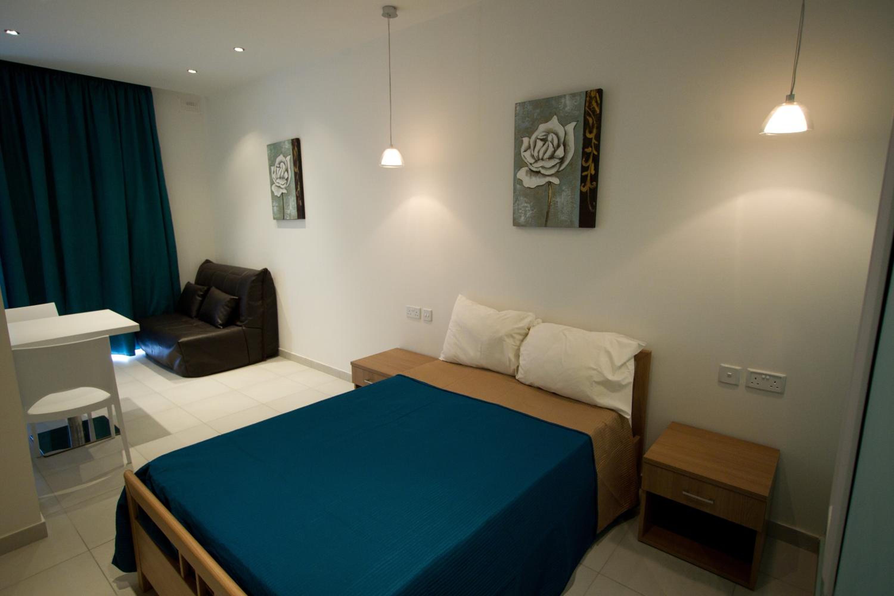 Twin Room with Car Rental Package photo 2