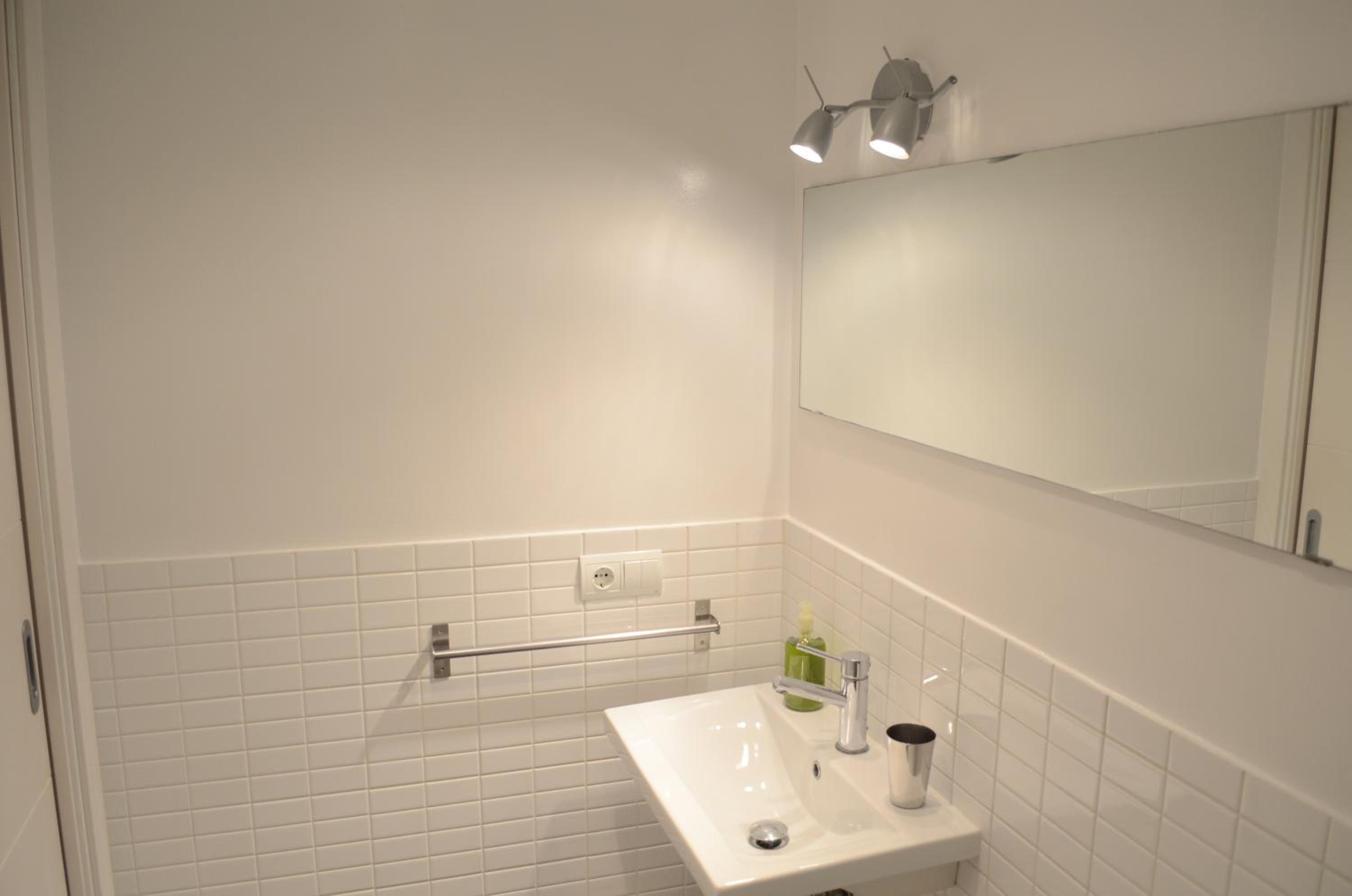 Apartment with Balcony photo 3