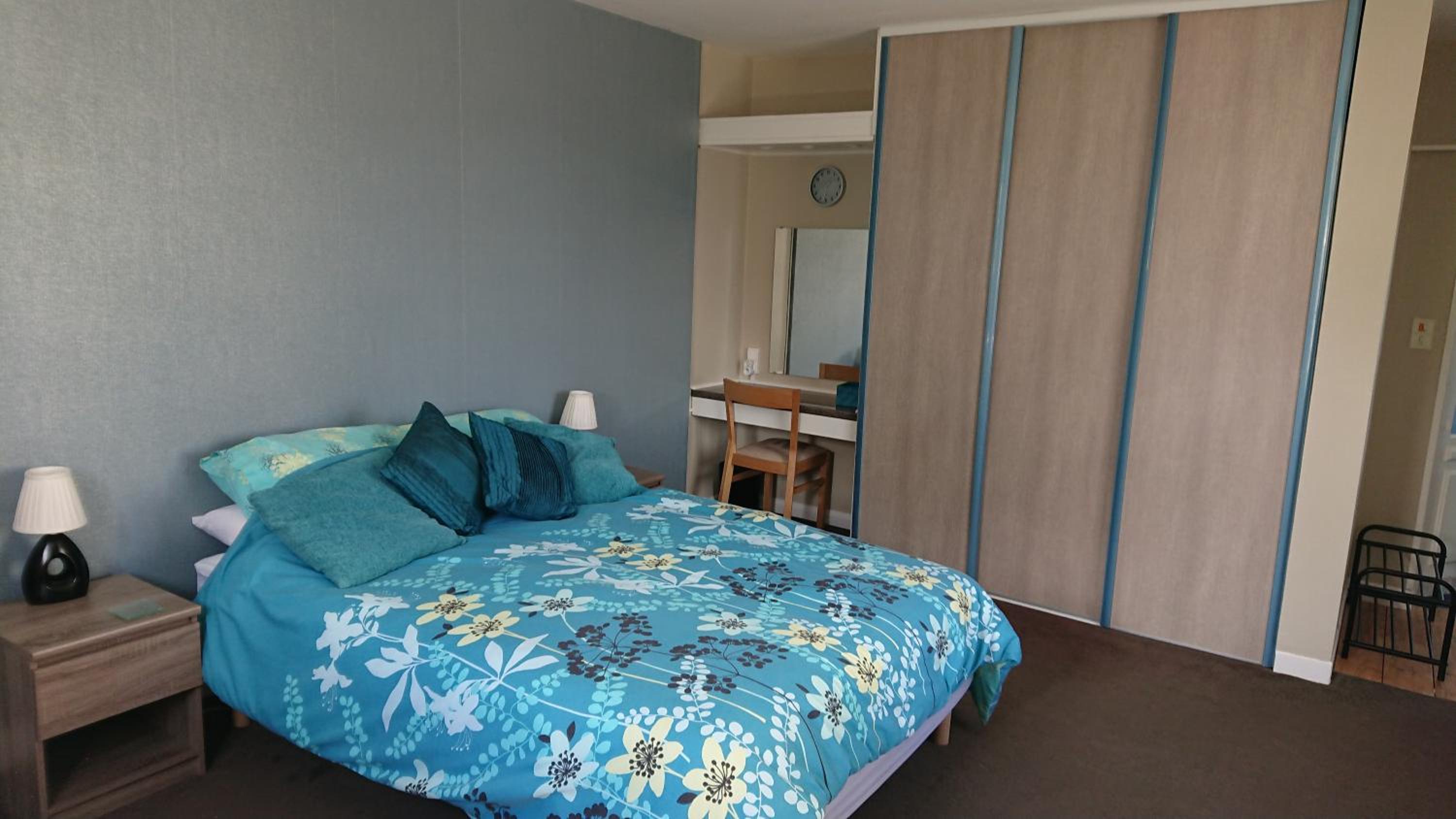 Double Room with Private Bathroom - Photo 5