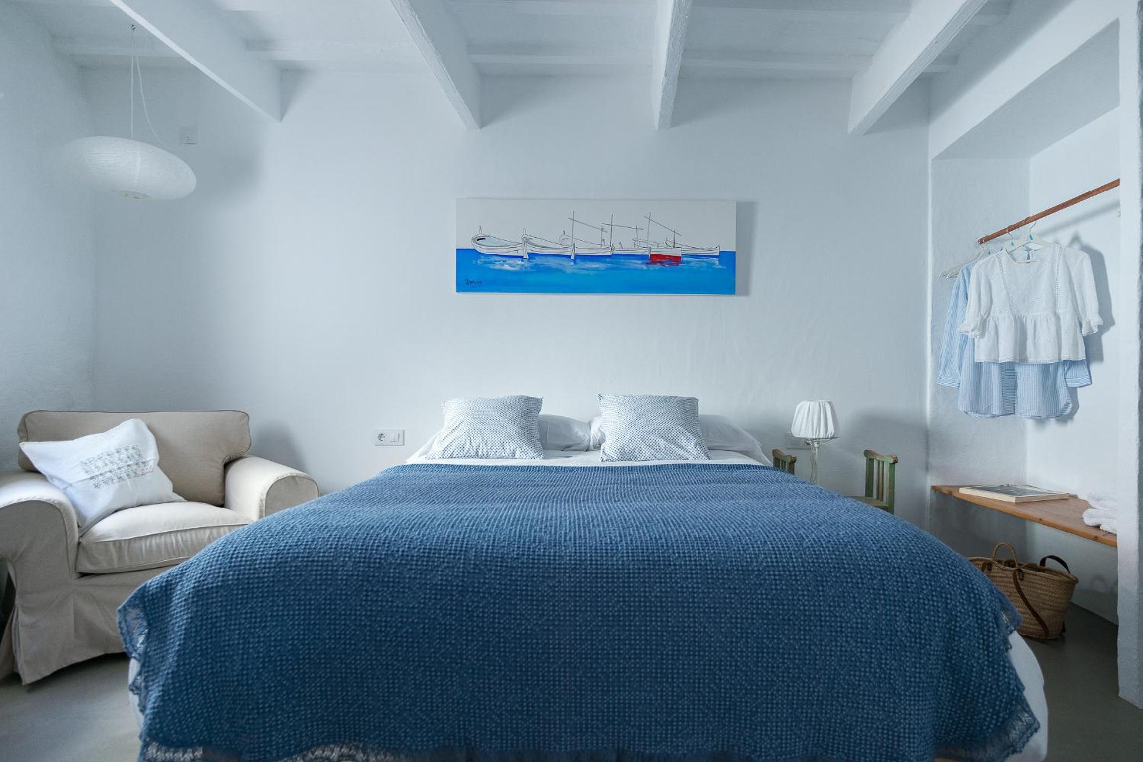 Large Double Room - Photo 5