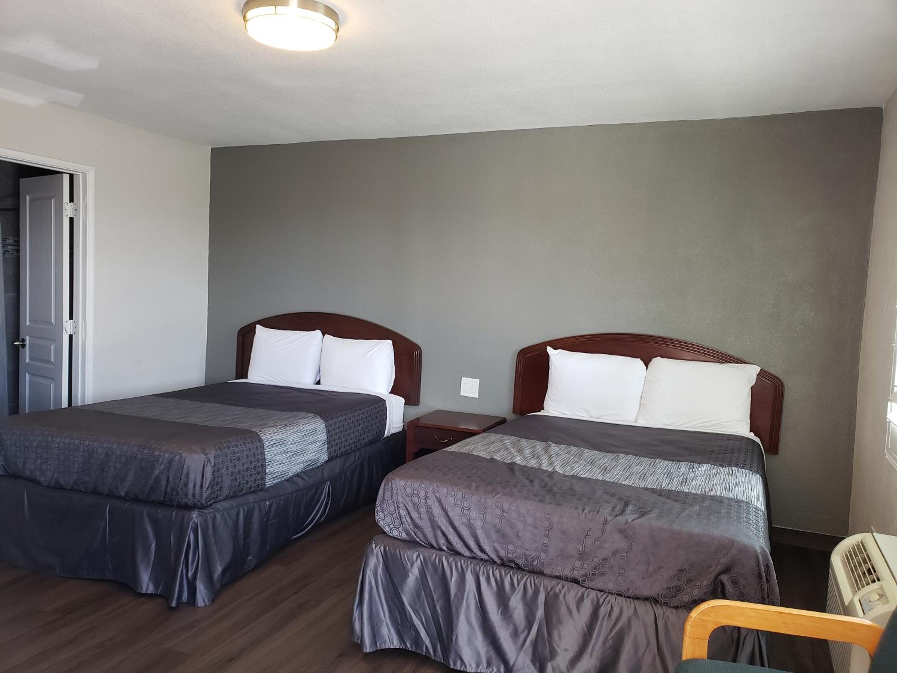 Double Room - Photo 6