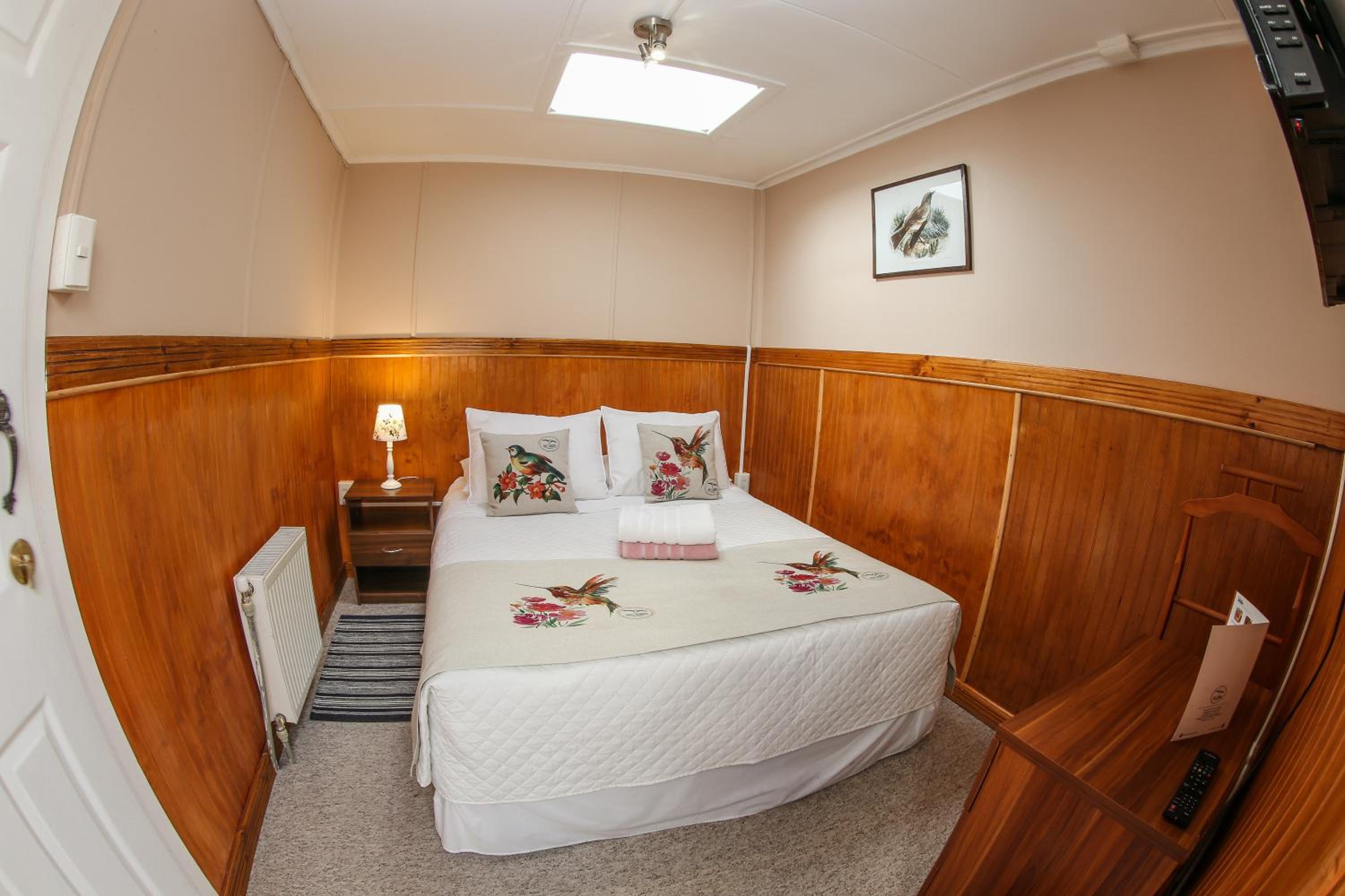 Single Room with Private Bathroom photo 1