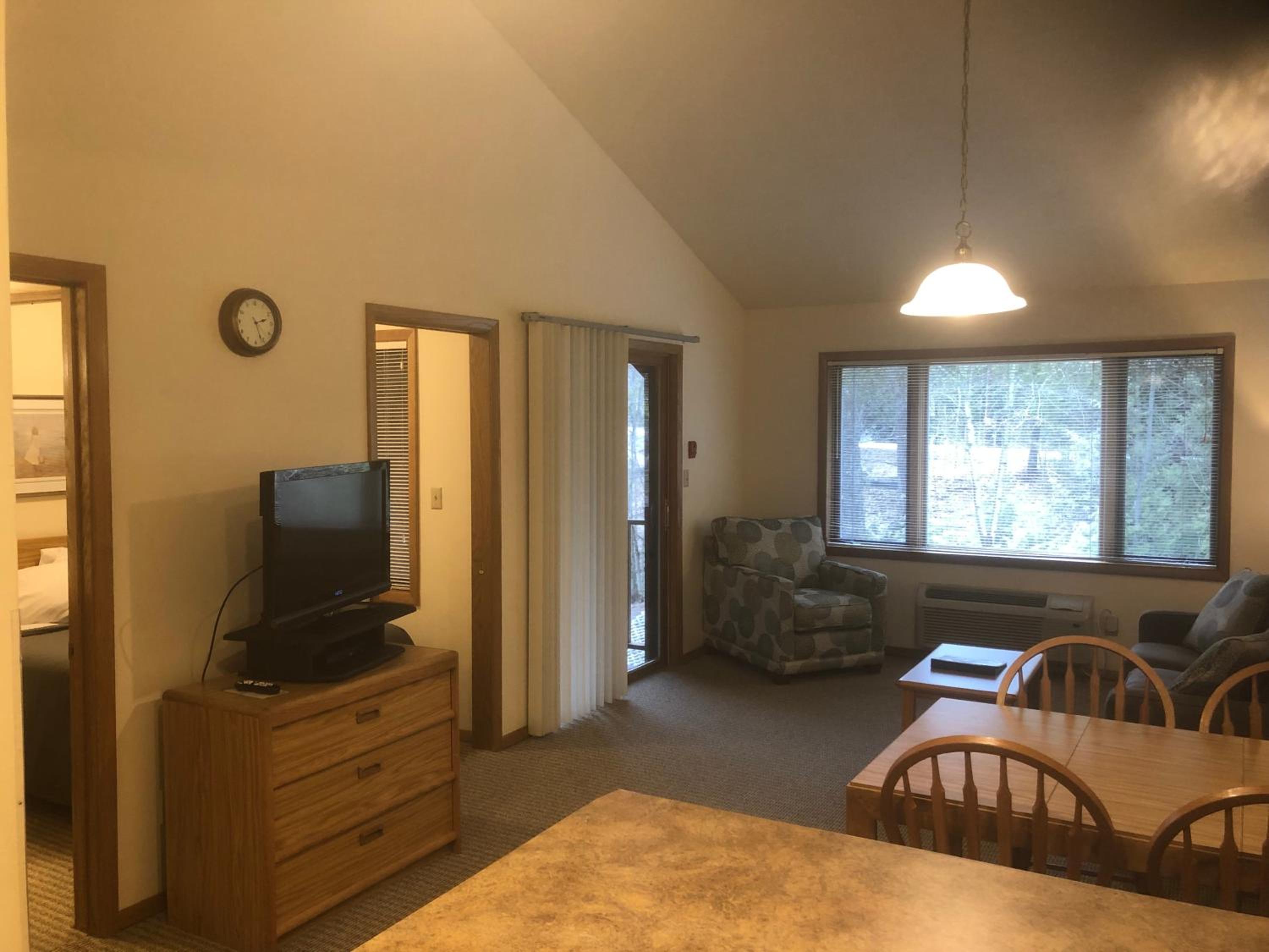 Spinnaker Loft with One and a Half Bathroom photo 2