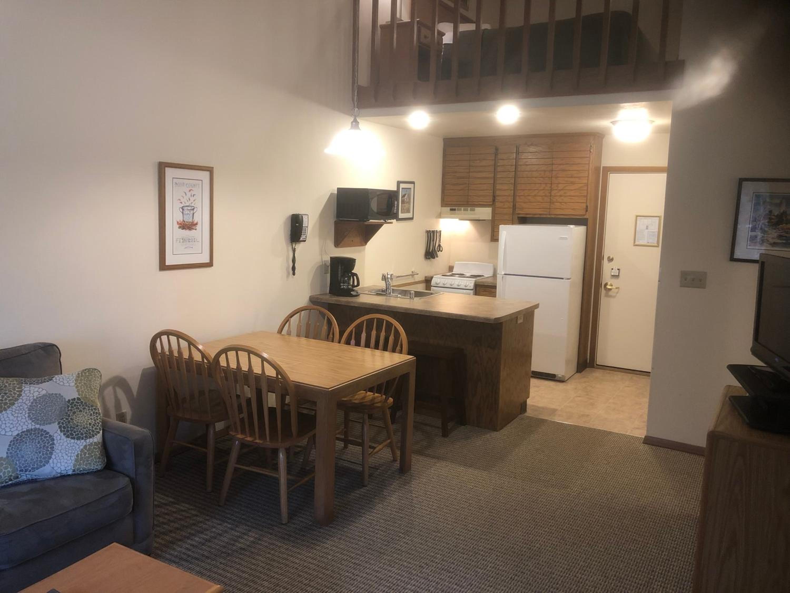 Spinnaker Loft with One and a Half Bathroom photo 3