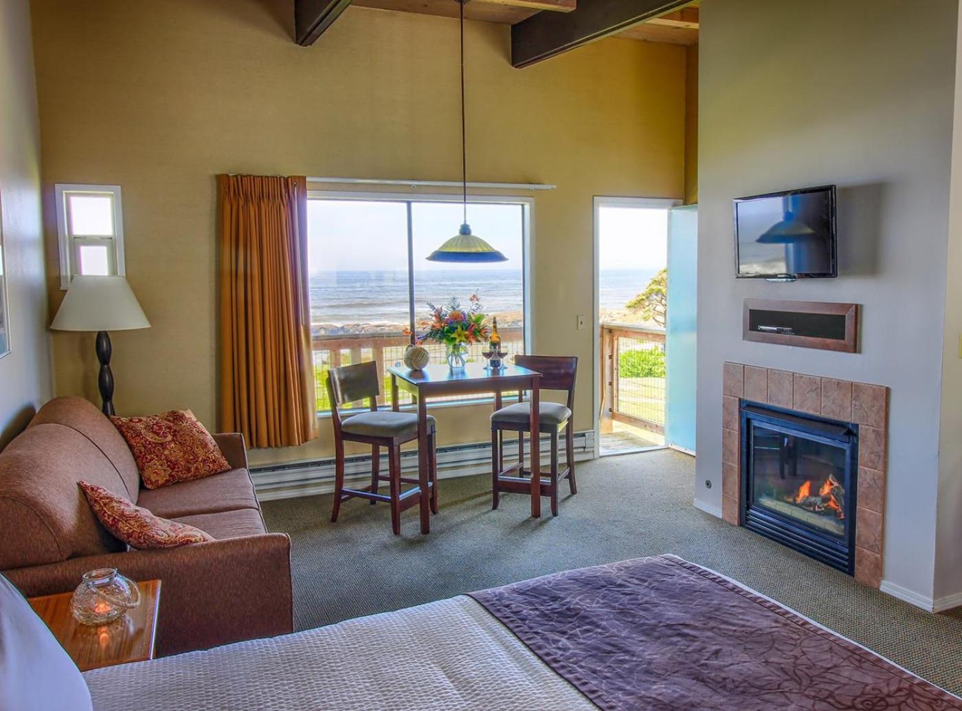 Superior King Room - Sea View photo 1