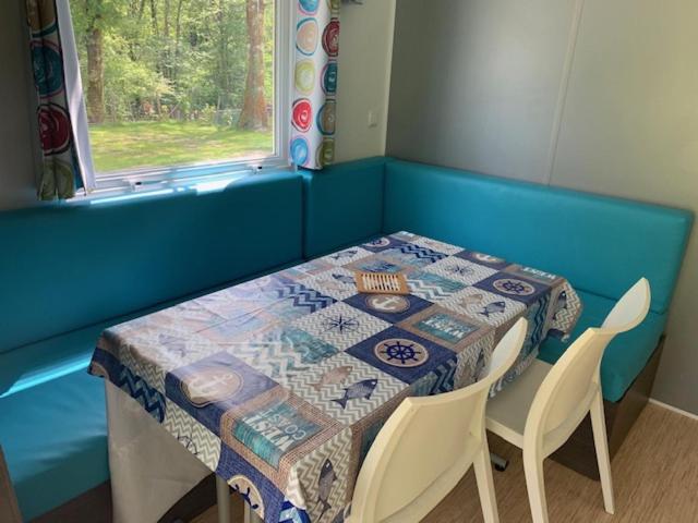 Mobile Home photo 2