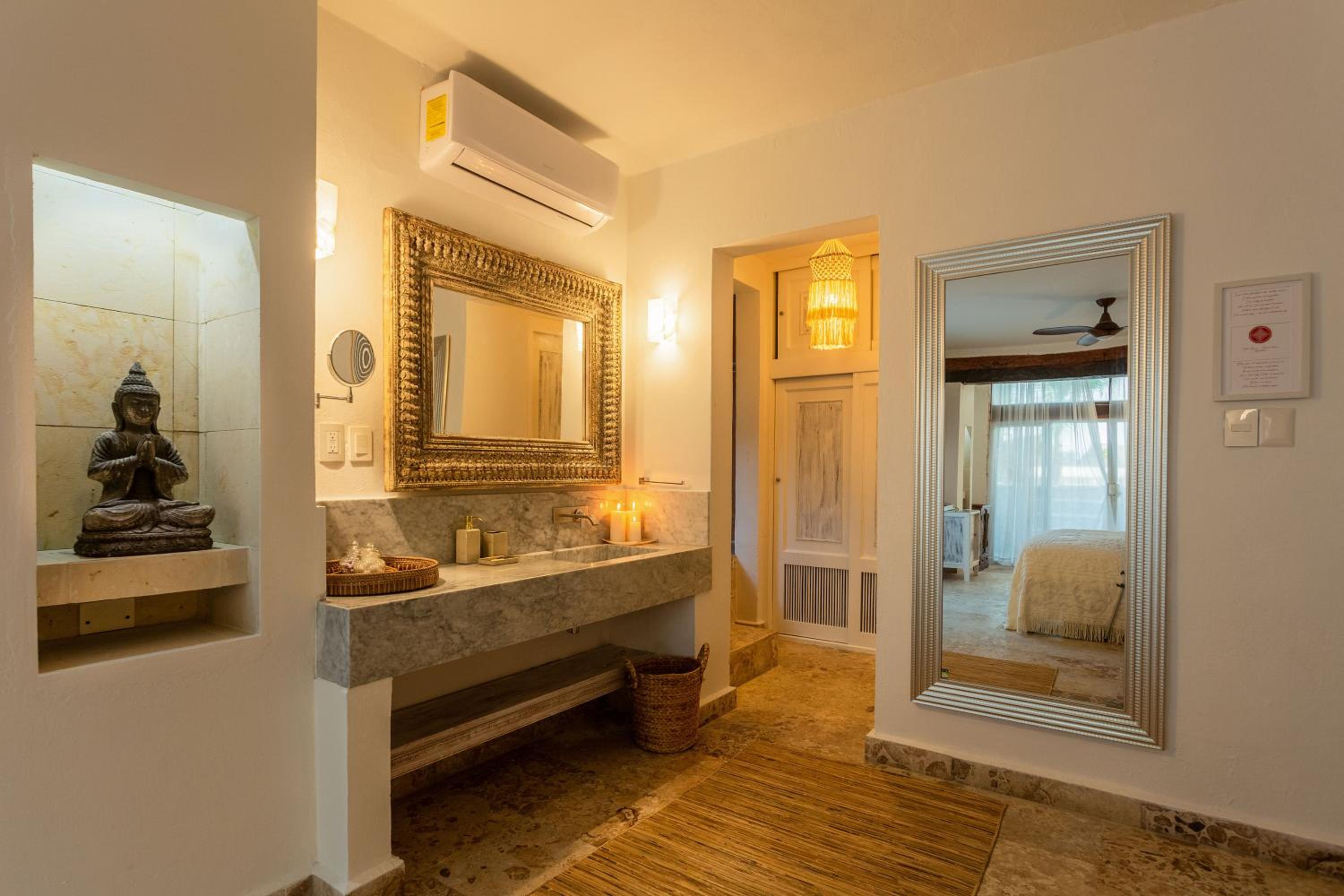 Suite with Private Pool photo 3