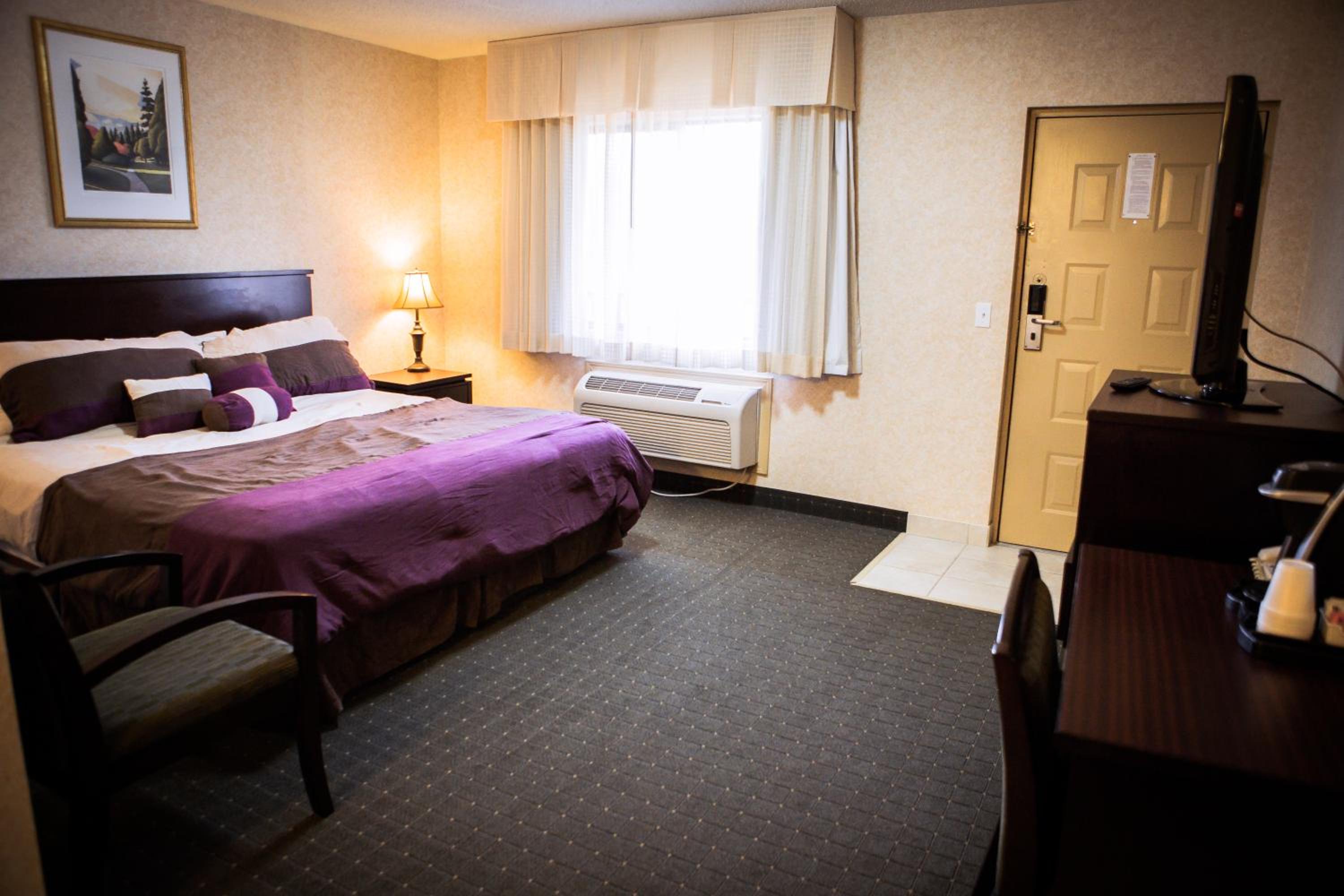 Double Room - Non-Smoking/No Pets photo 2
